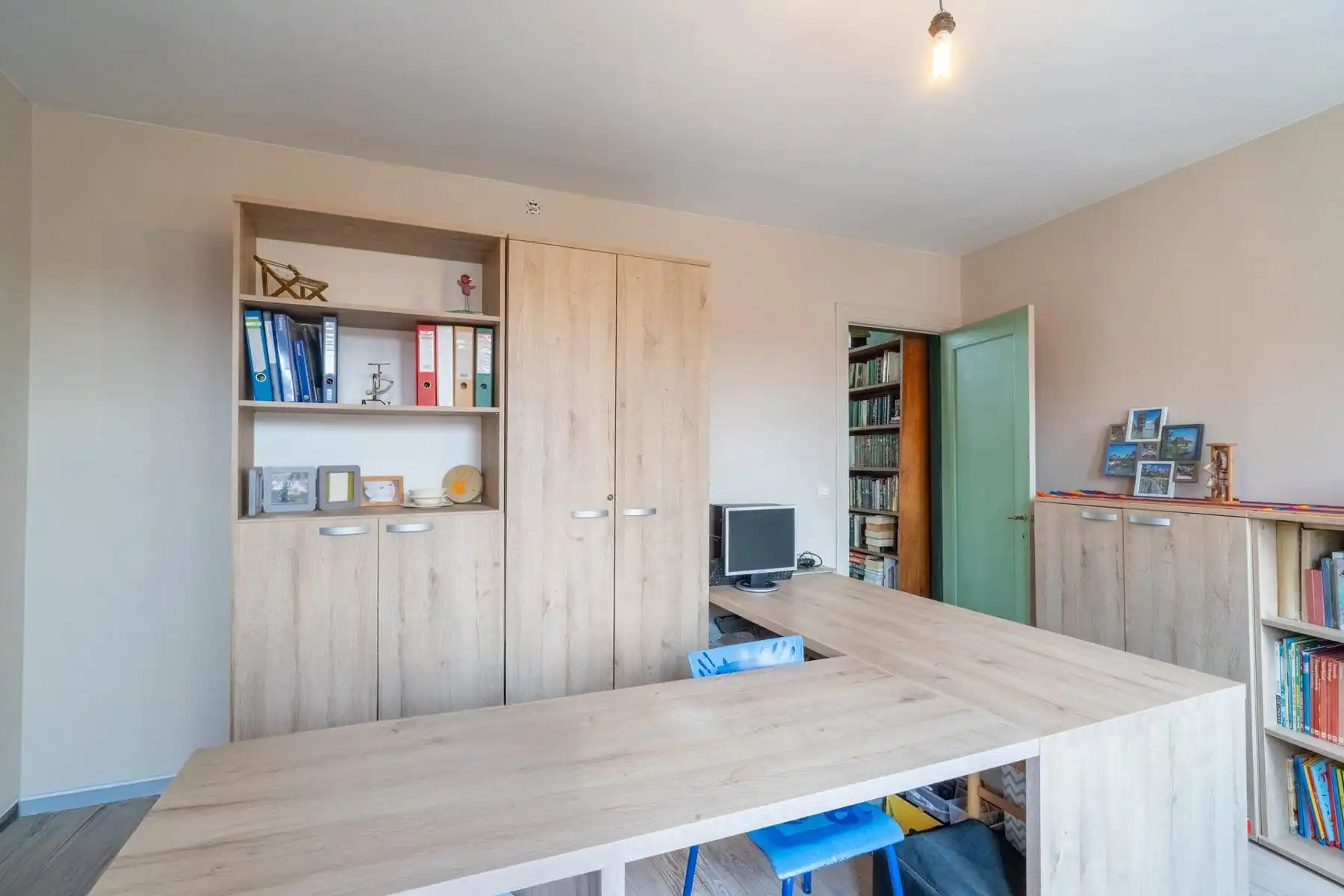 Instapklare gezinswoning met 4 slpks en zonnige tuin foto 23
