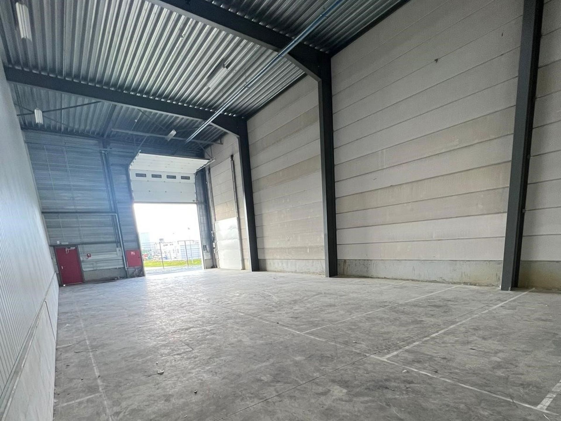 KMO Unit 8 te huur foto 3