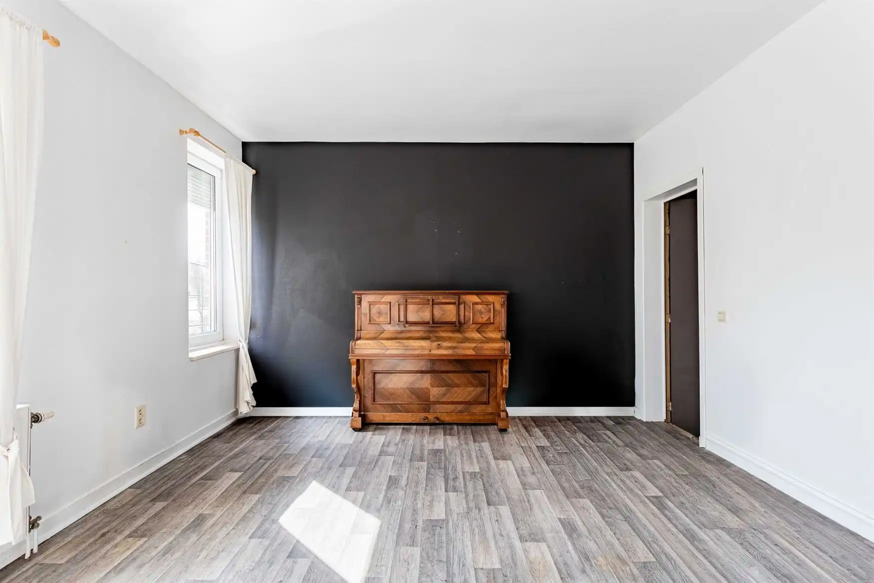 Halfopen woning met zicht op Schipdonkkanaal en velden foto 11