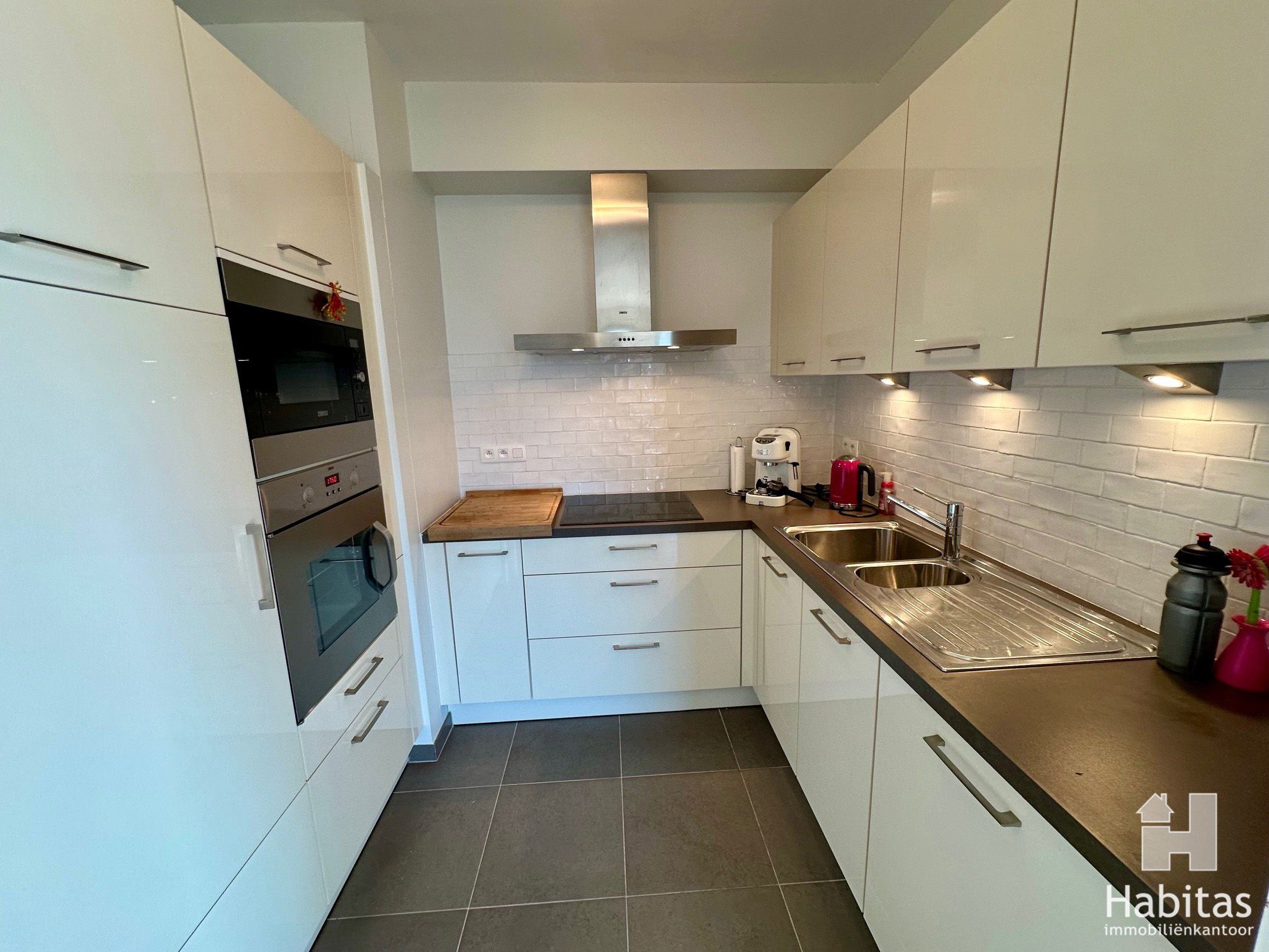 Instapklaar appartement in een recent gebouwde villa-residentie foto 9