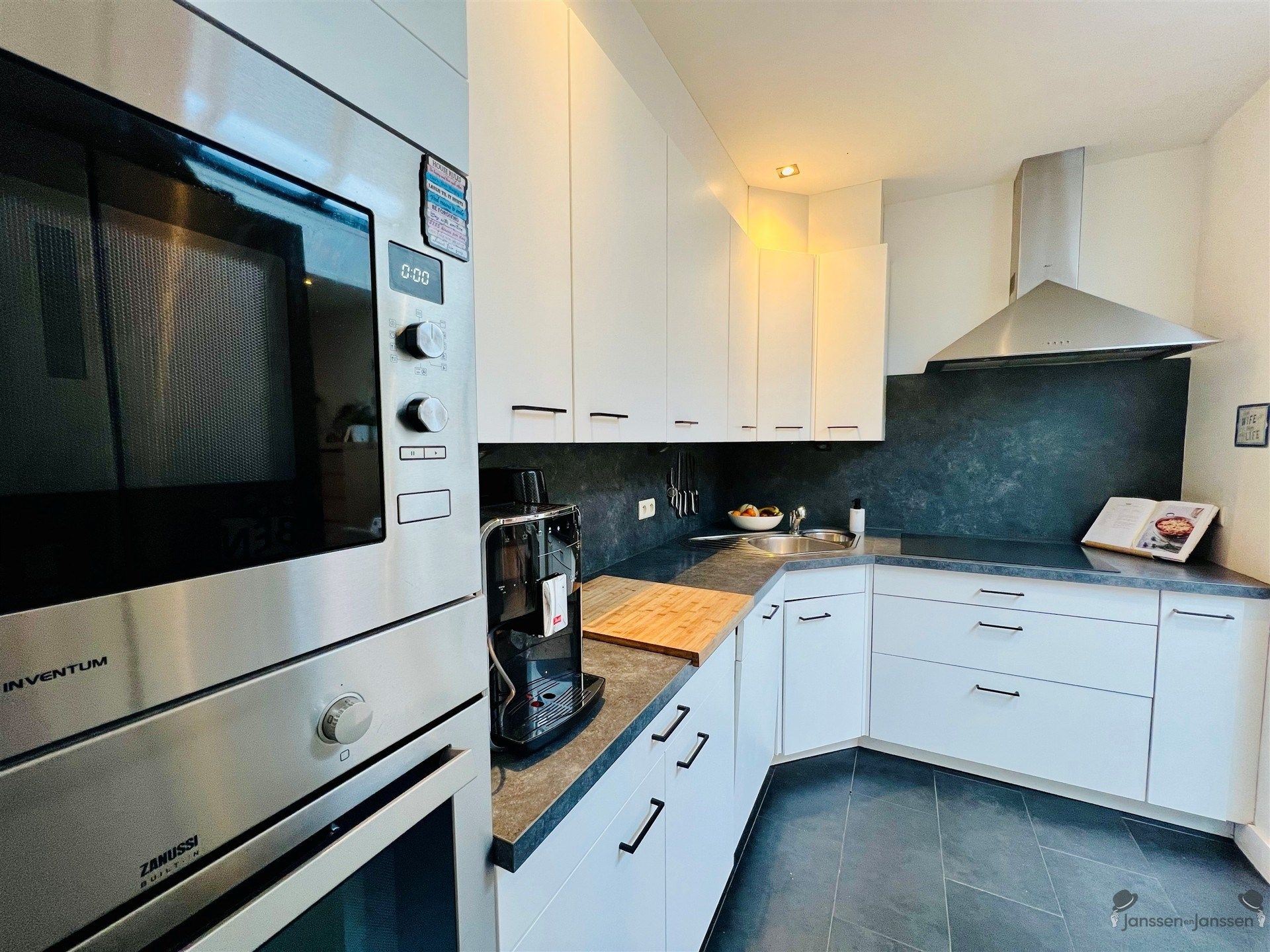 Gerenoveerde rijwoning met 3 slpks & tuin foto 6
