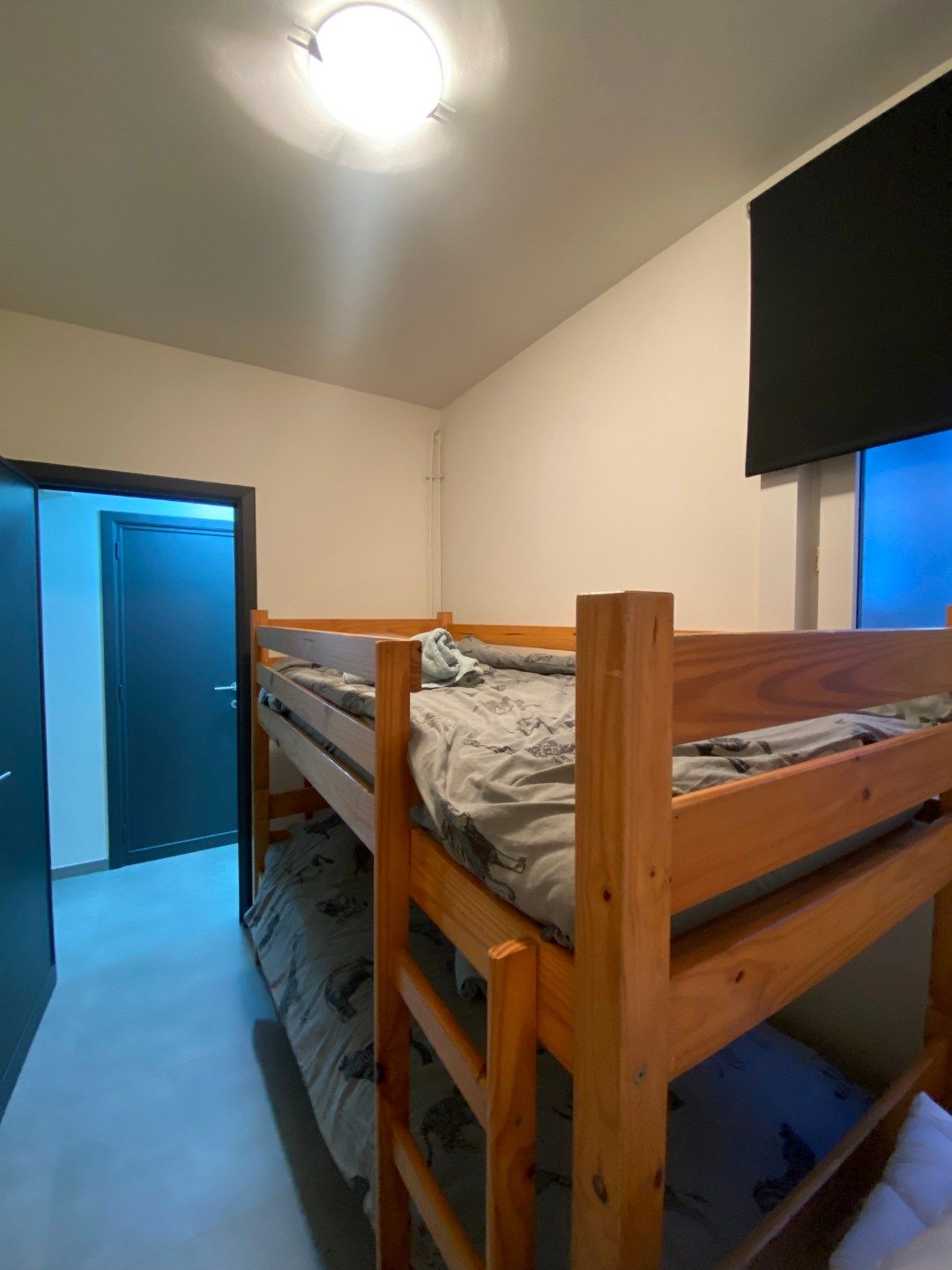 Volledig vernieuwd appartement met zijdelings zeezicht en 2 slaapkamers – private garage foto 15