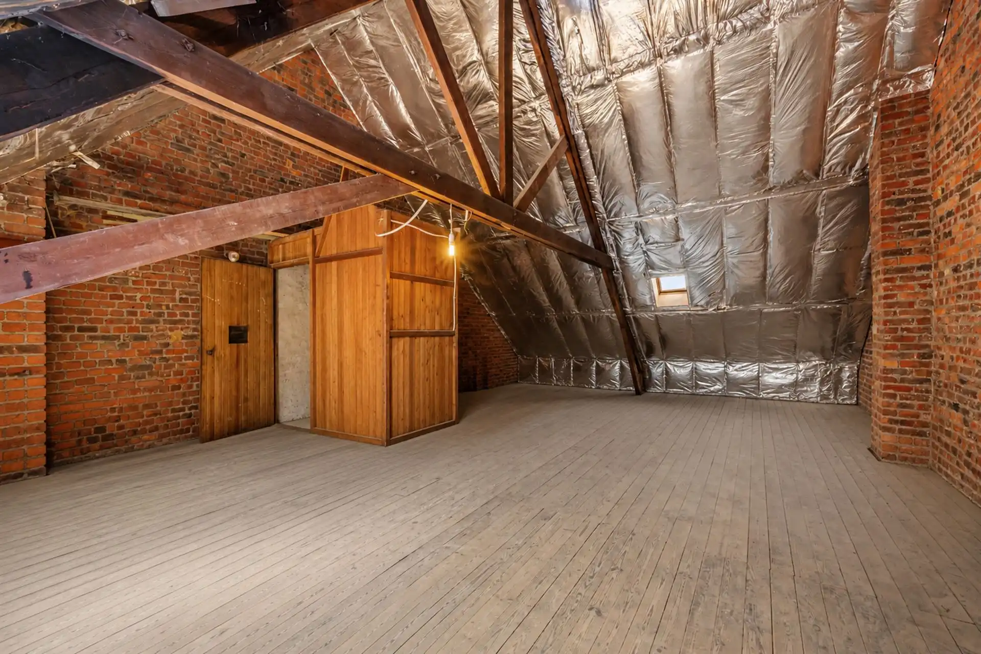 Karaktervol herenhuis met tuin en garage te Ronse foto 16