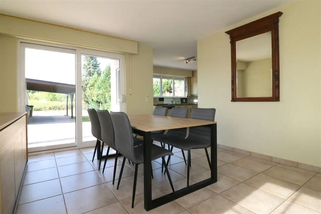 Gusting gelegen woning met 3 slp, garage en tuin foto 6