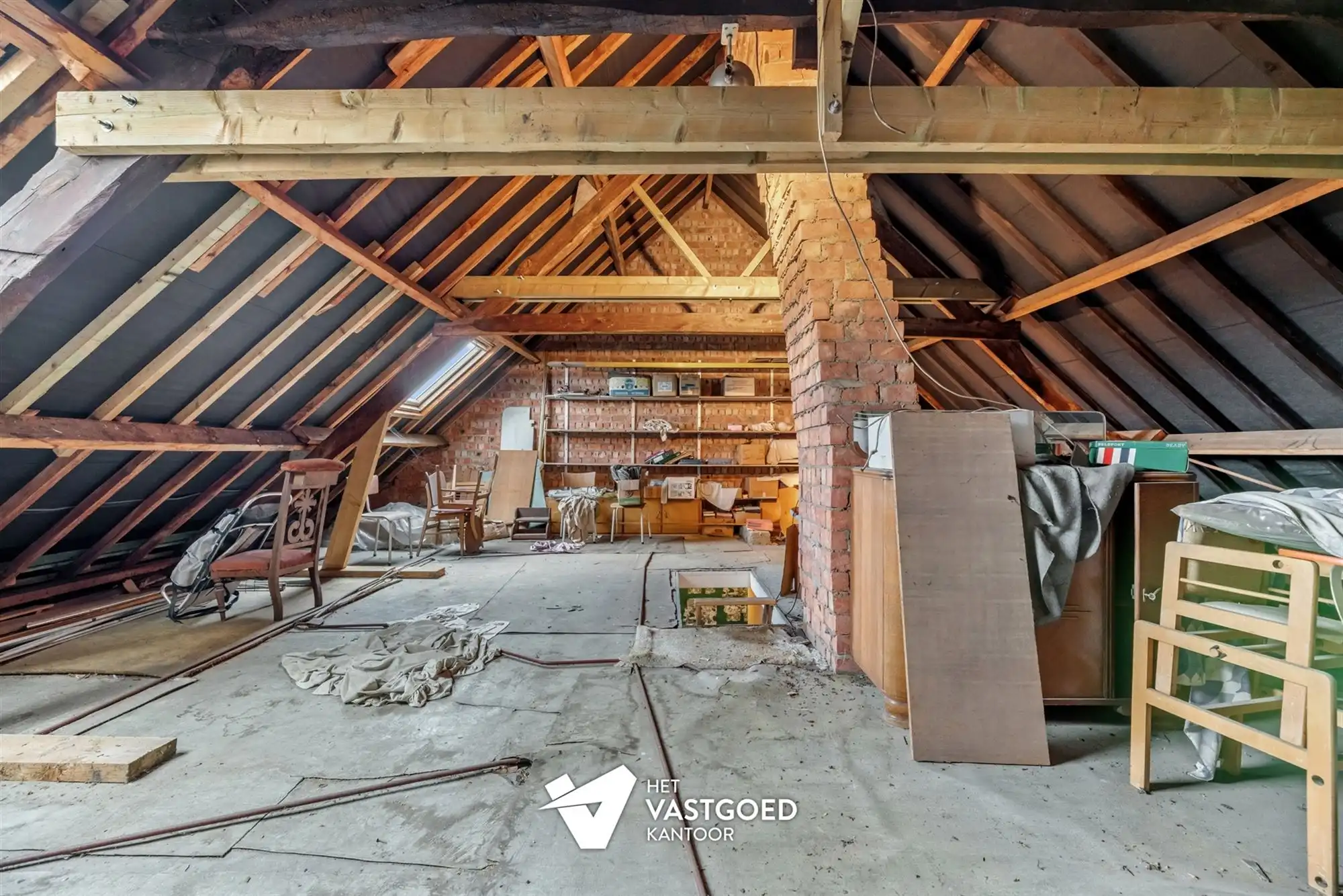 CENTRAAL GELEGEN, RUIME WONING MET VEEL MOGELIJKHEDEN! foto 22