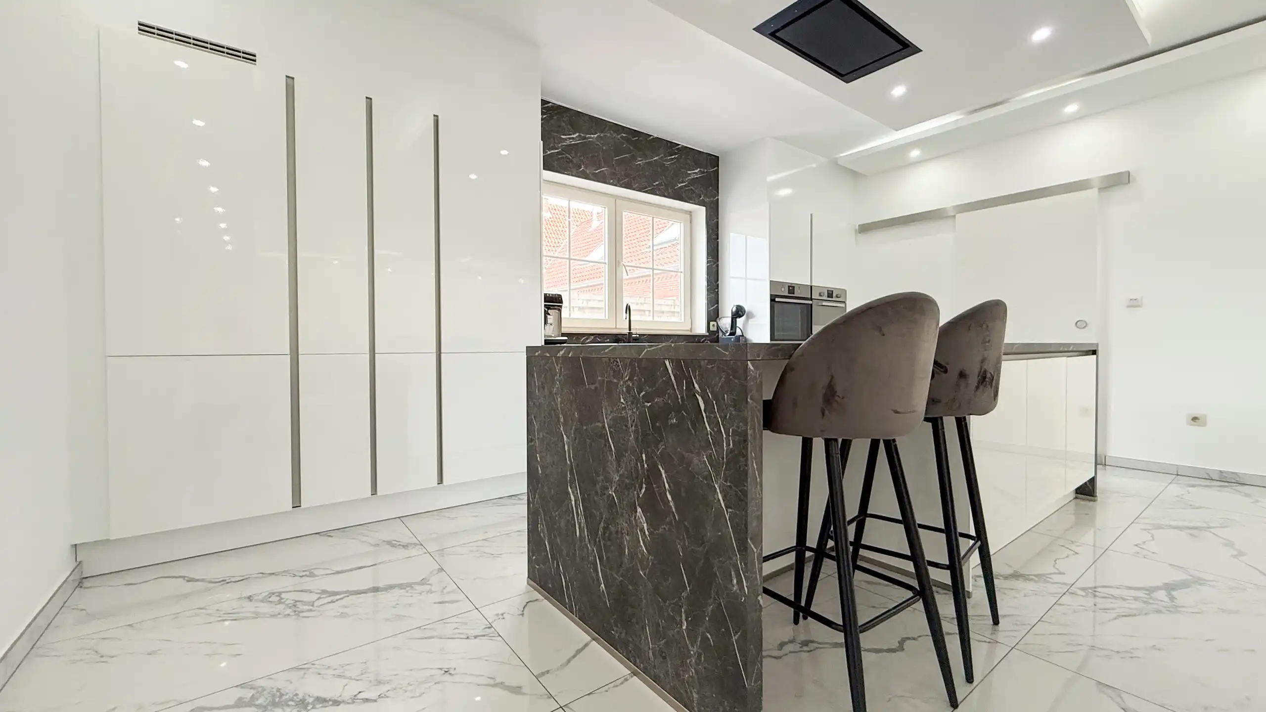 Exclusieve villa met luxueuze leefruimte en 7slpk + veranda! foto 16