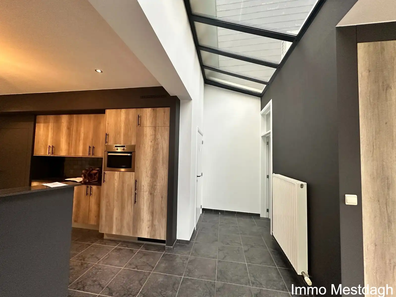 Gerenoveerde instapklare woning met tuin & terras & garages foto 12