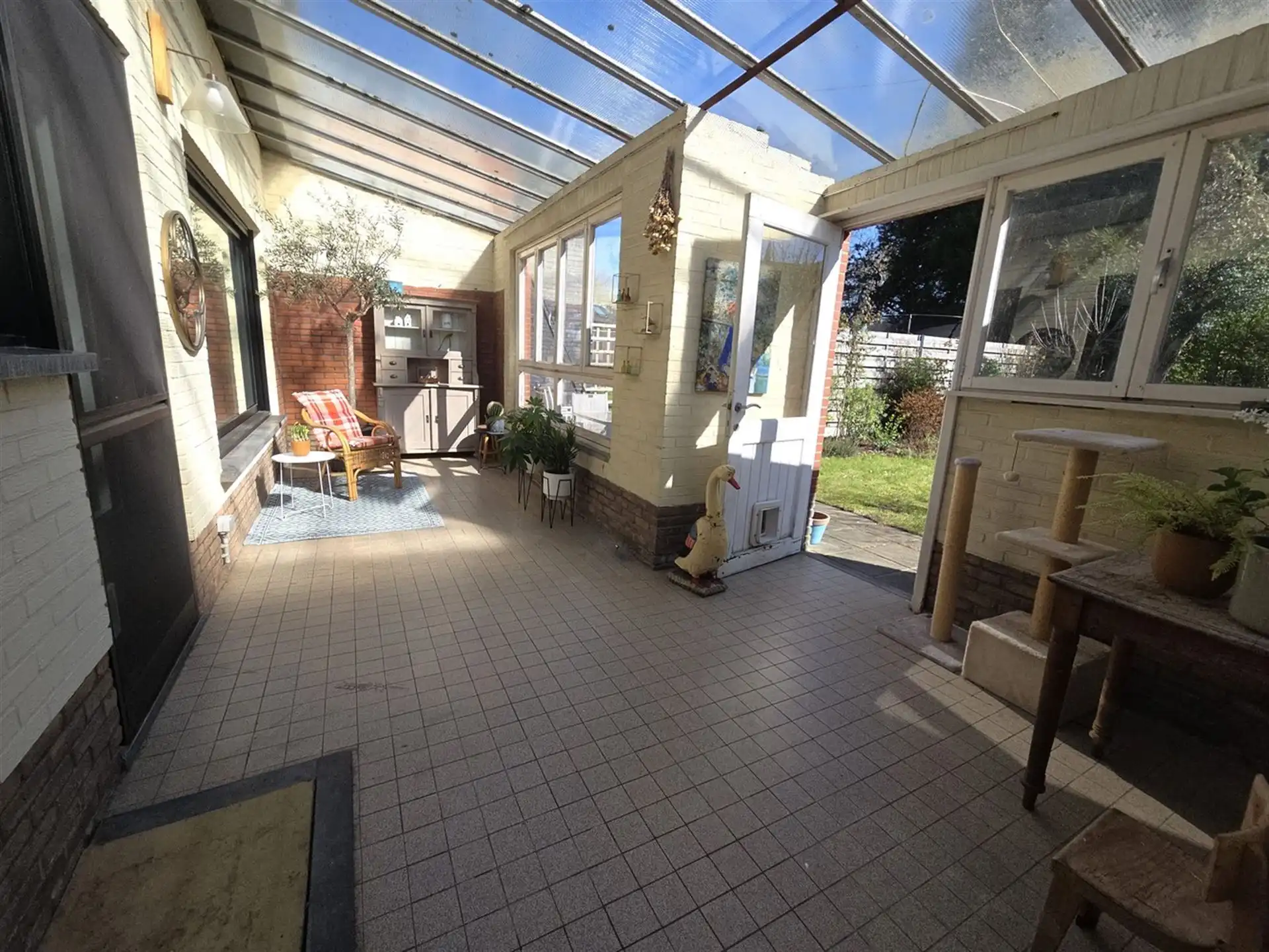 Zeer rustig gelegen woning in Mariaburg, gerenoveerd en voorzien van 3 slaapkamers en ruime garage aanbouw foto 9