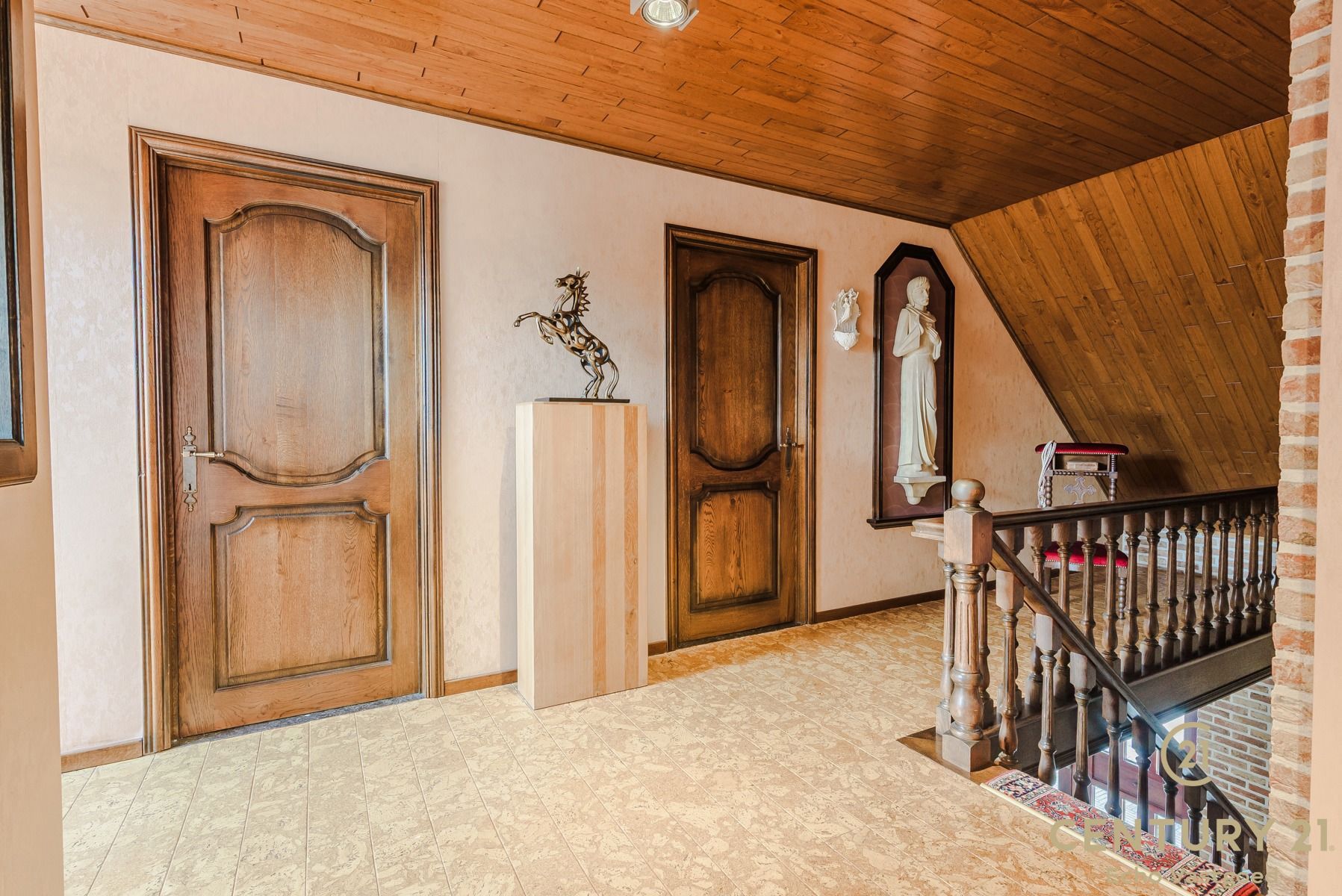 Vrijstaande, ruime instapklare villa met zwembad foto 16
