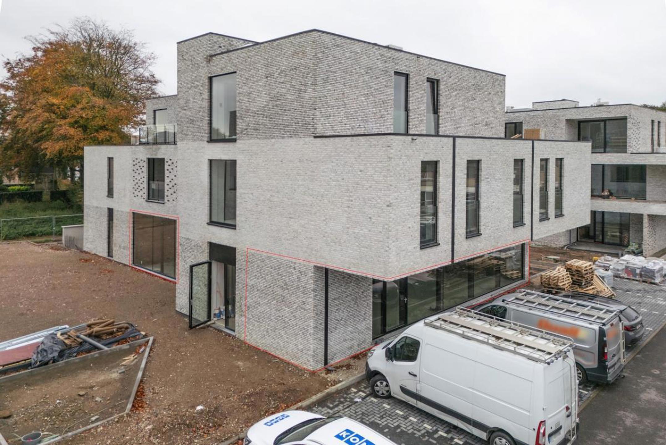 Kantoor of handelsgelijkvloers (250m²) in het centrum van Ham foto 2