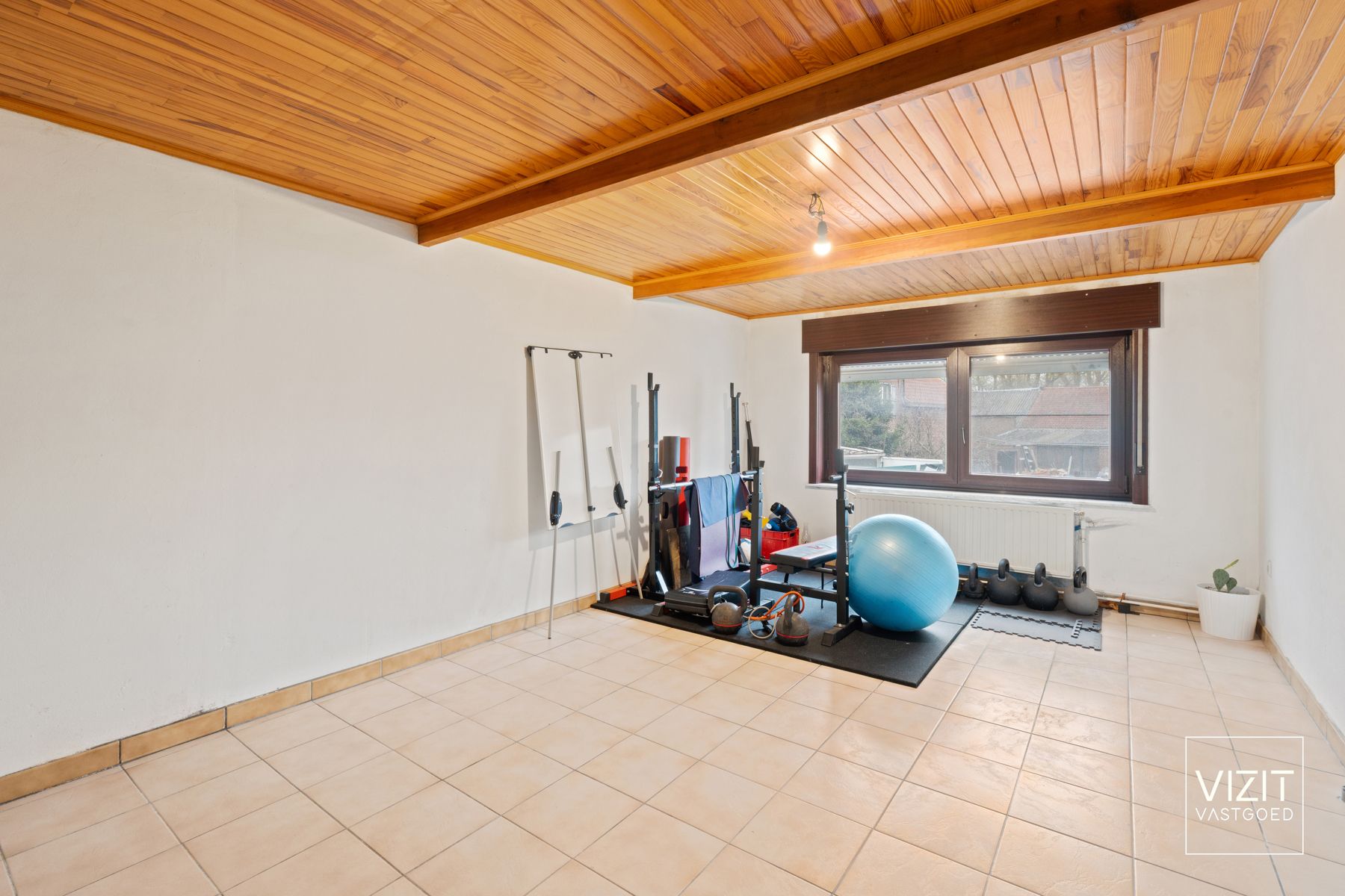 Zeer ruim appartmenet met 3 slaapkamers en parkeerplaats foto 11