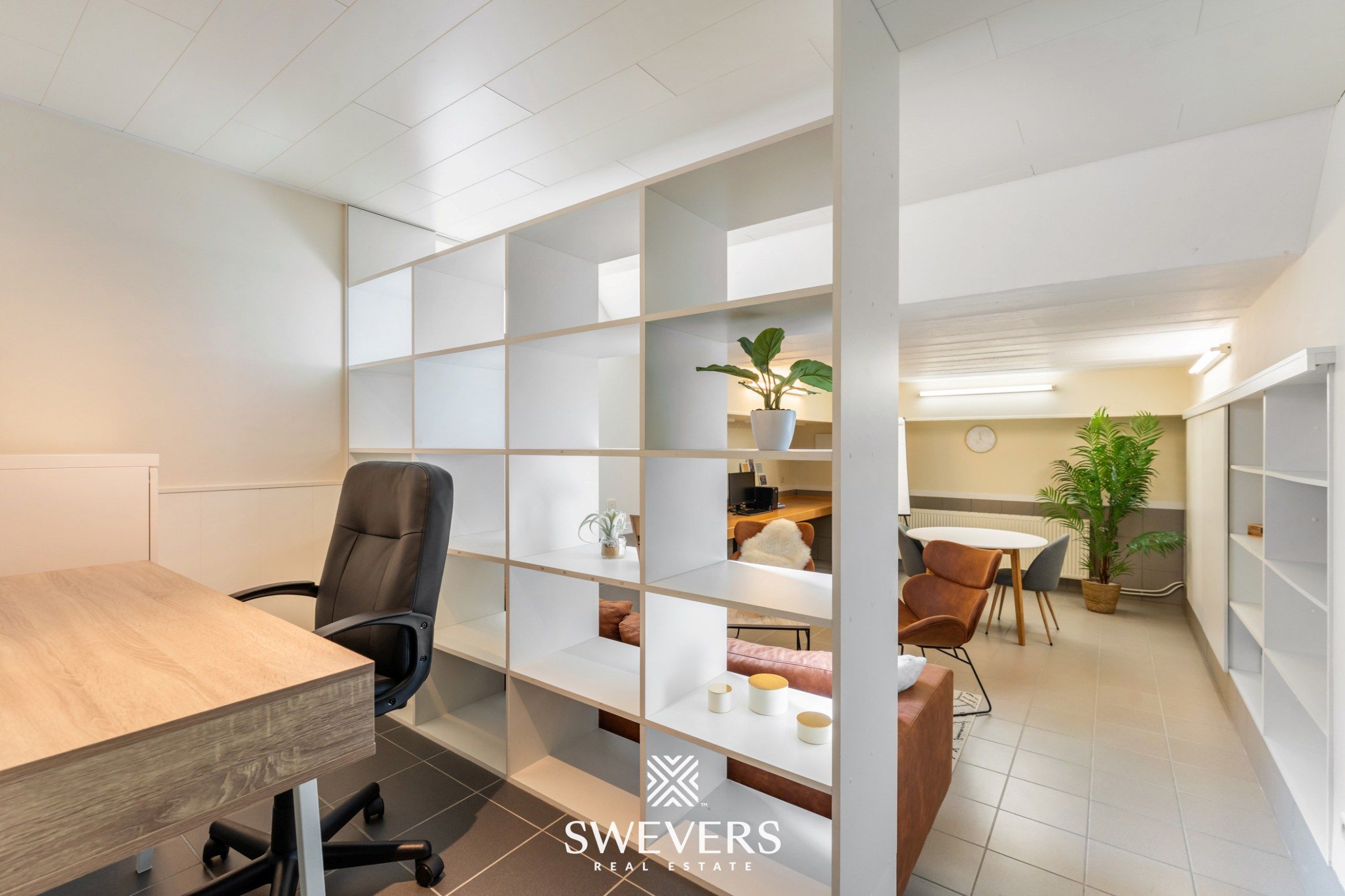 Knusse, hedendaagse gezinswoning met warme indeling en grote, zonnige tuin foto 39