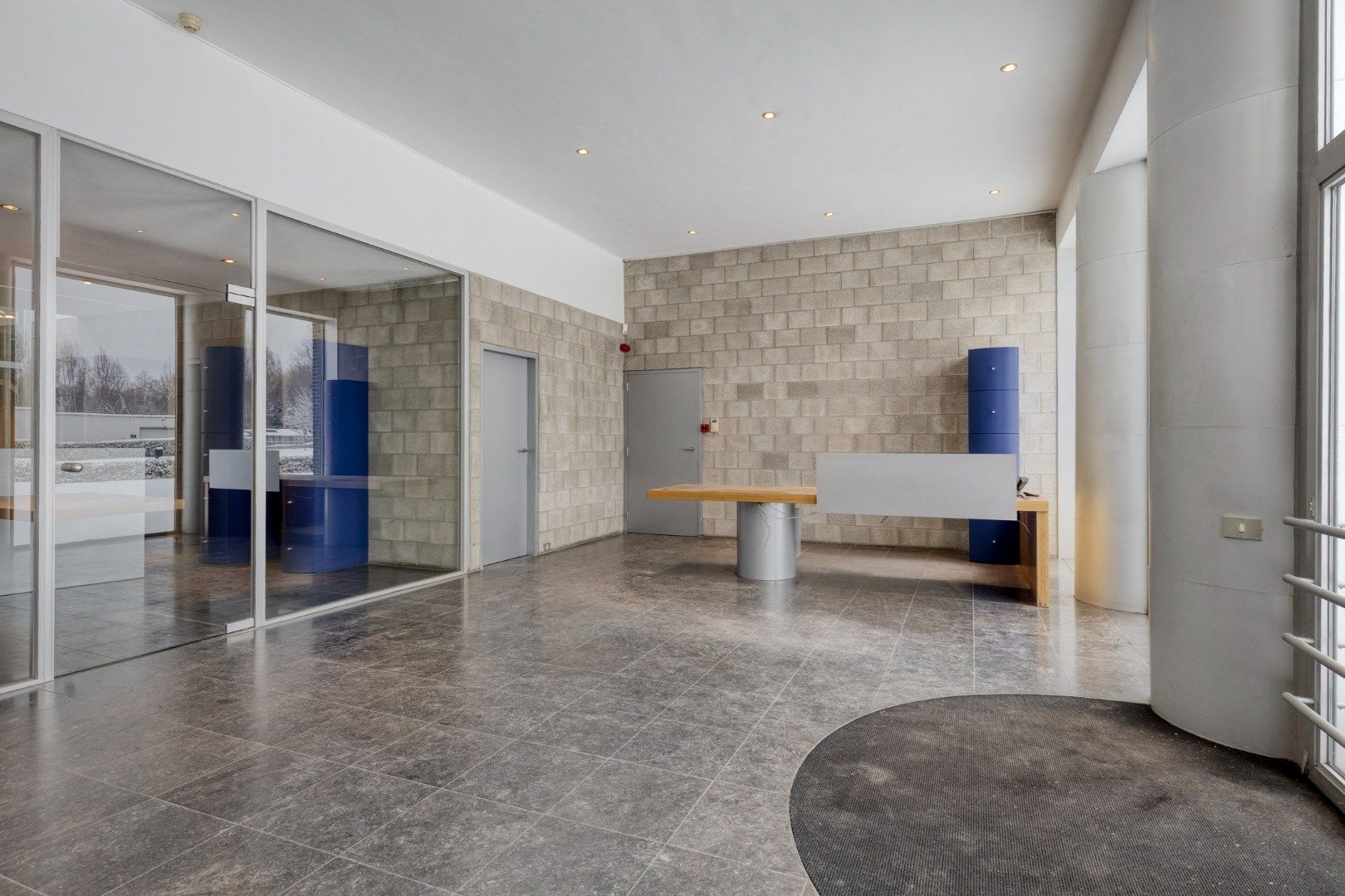 Polyvalent nijverheidscomplex met hedendaagse sociale voorzieningen  foto 3