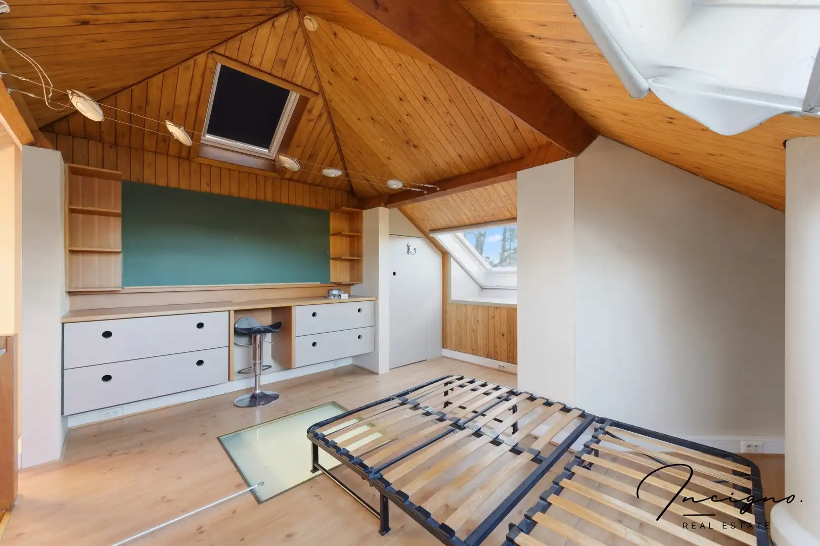 Uitzonderlijke architecturale woning met zicht op het meer van Keerbergen foto 15