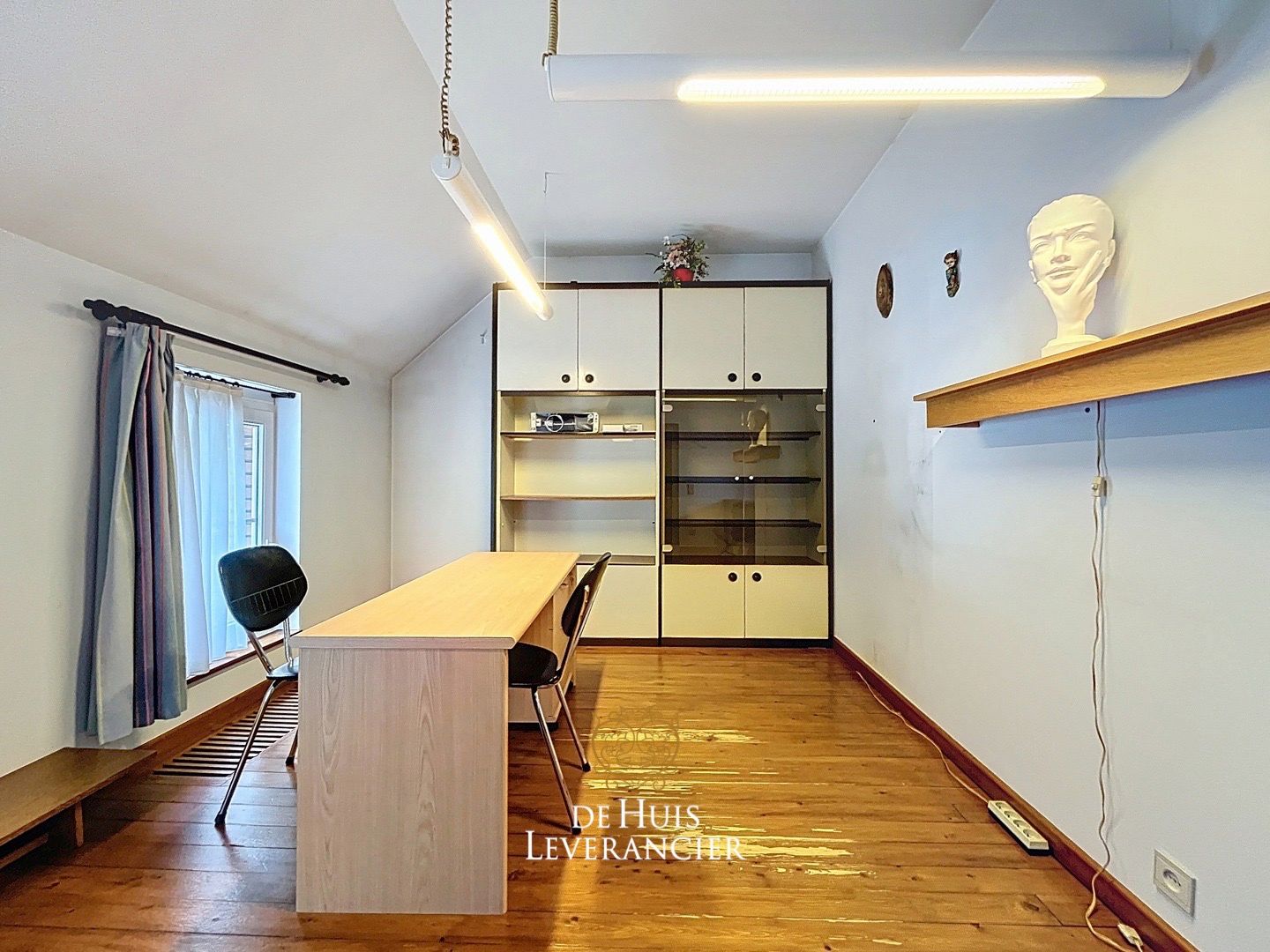 Zeldzame renovatiekans te koop in hartje Noeveren ! Unieke woning met ruimte, groen en grote garage foto 12