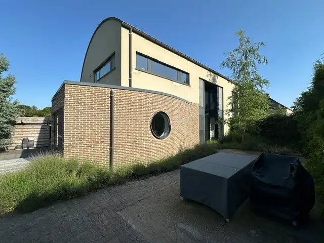 Ruime moderne woning op een perceel van 10a 12ca in een rustige, bosrijke omgeving te koop foto 32