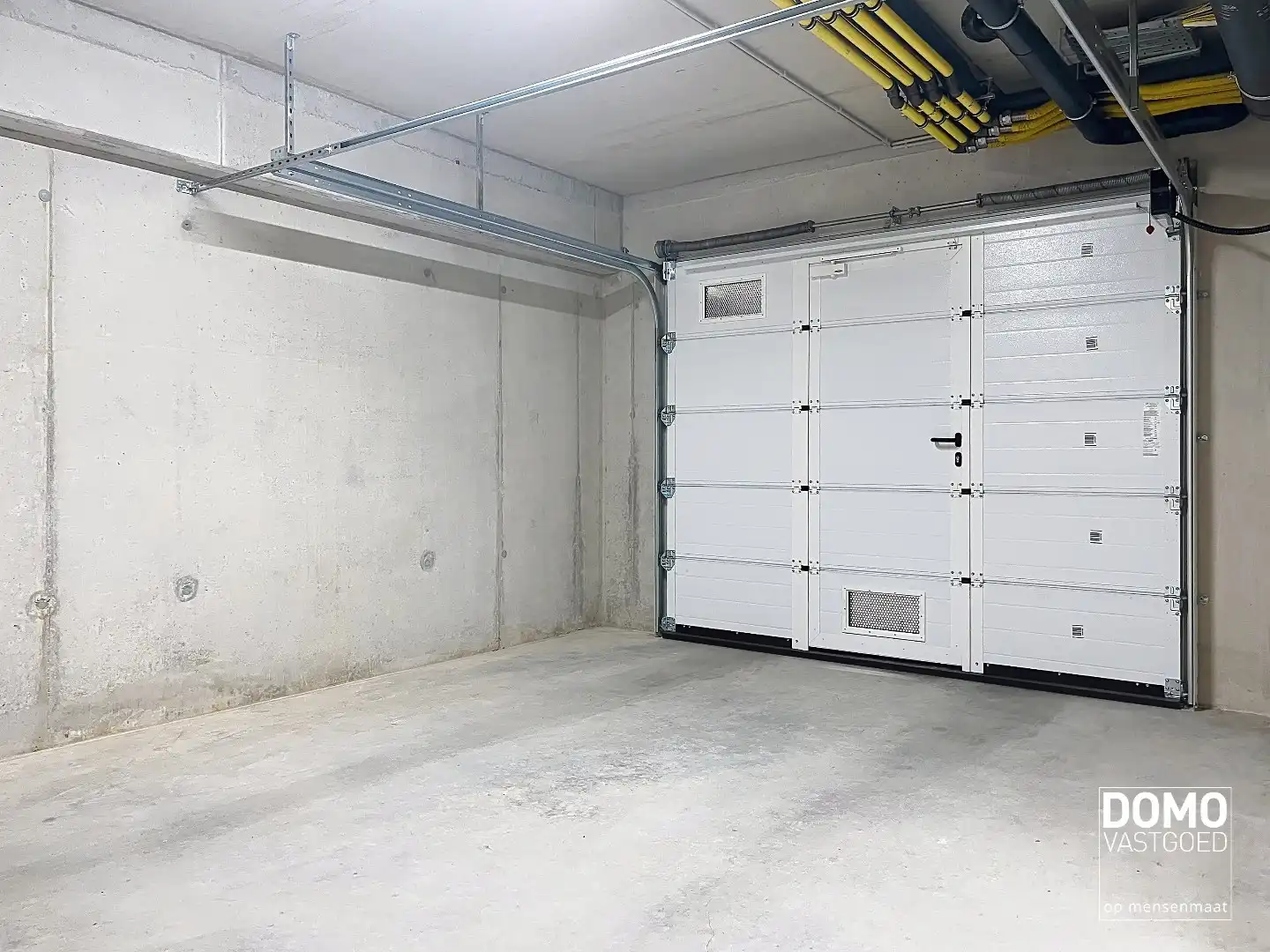 RUIM APPARTEMENT MET PRACHTIG TERRAS, LIFT EN GARAGEBOX IN CENTRUM KERMT foto 17