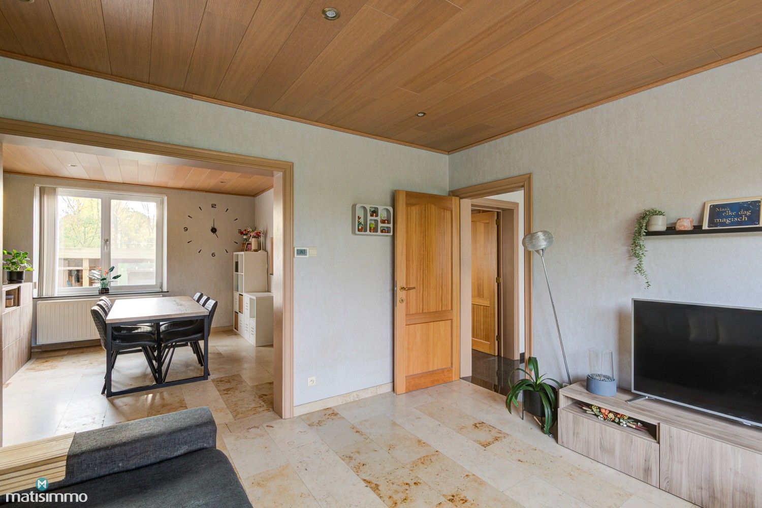 GEZINSWONING MET 3 SLAAPKAMERS, RUIME INPANDIGE GARAGE EN GROTE TUIN TE HOESELT foto 5