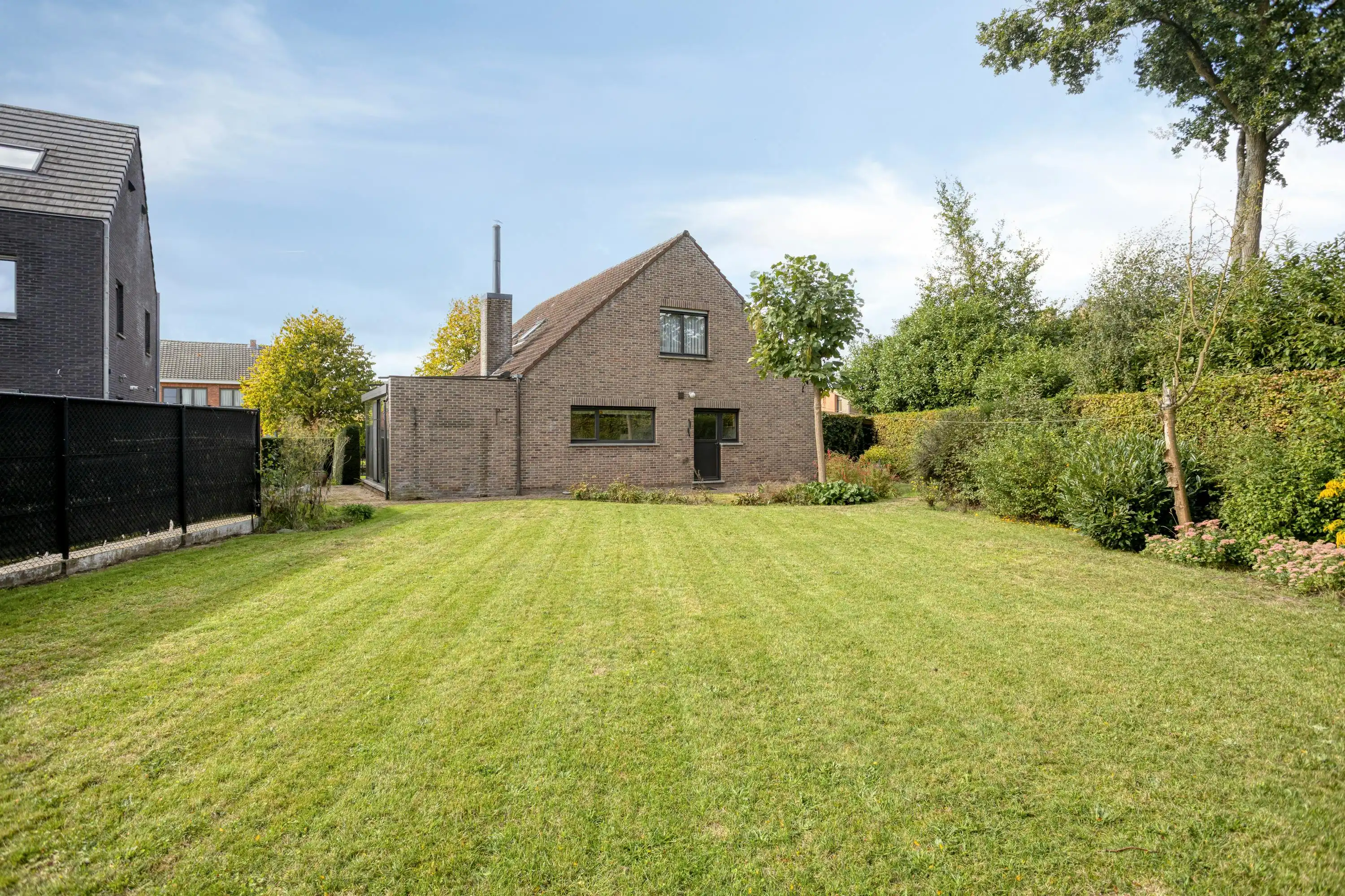 Goed gelegen huis te koop in Lichtaart foto 23