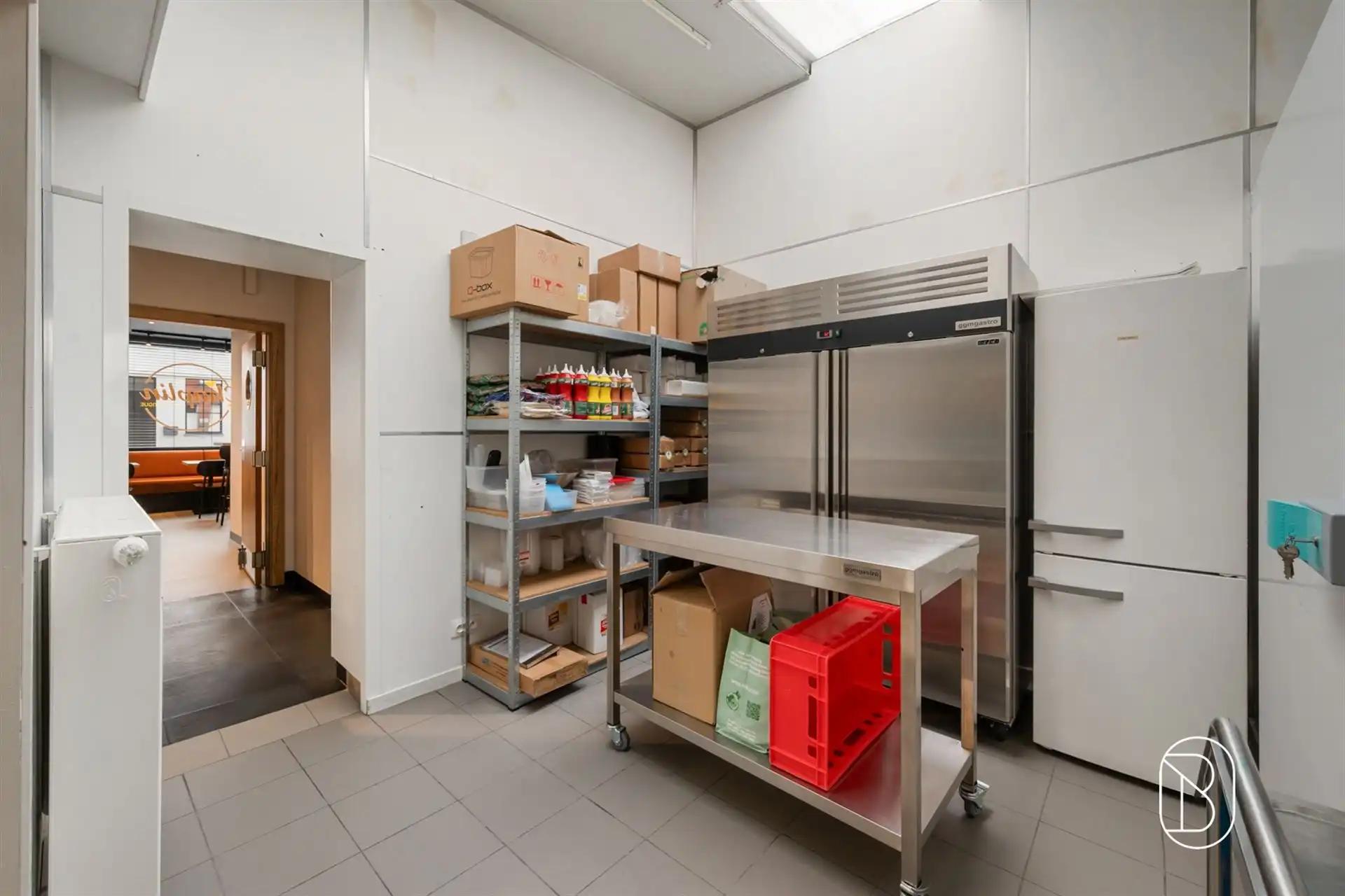 Topgelegen frituur en instapklaar duplex appartement foto 12