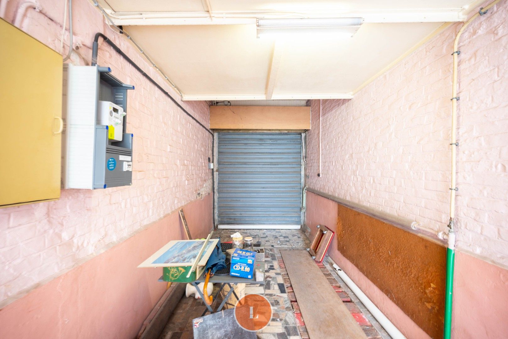 Te renoveren woning met 3 slaapkamer en grote tuin in Izegem. foto 10