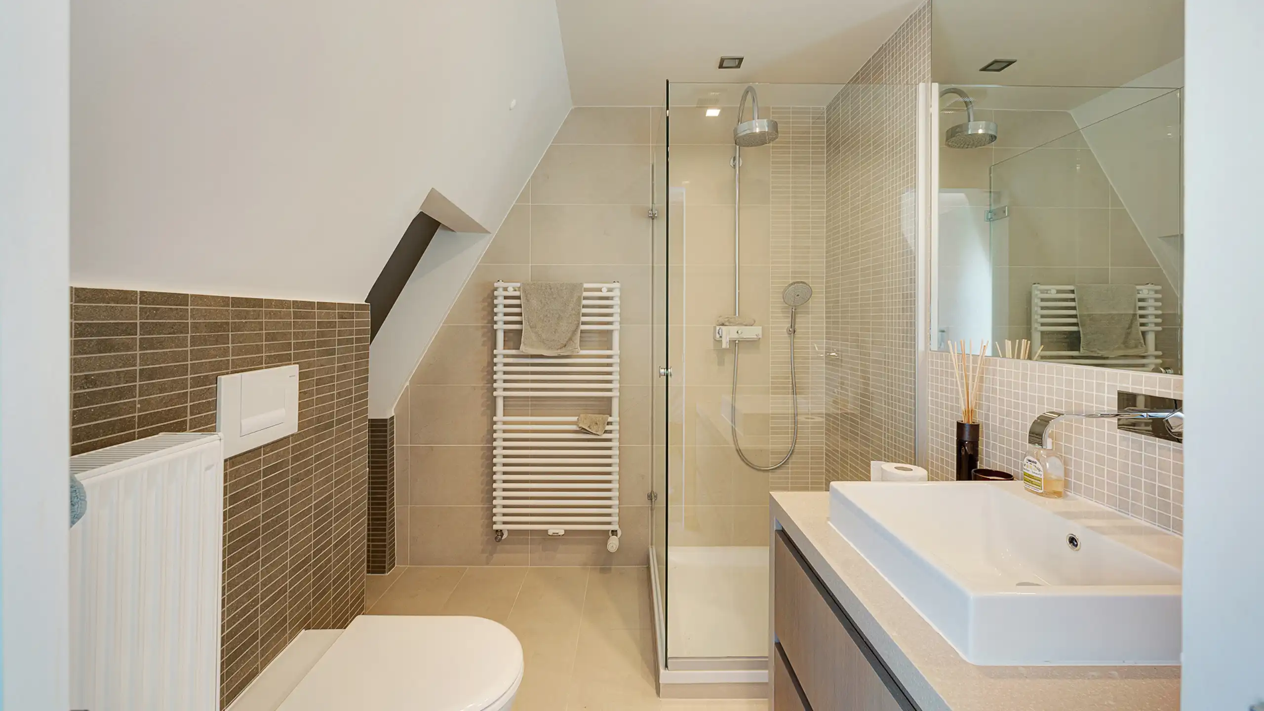 Luxueus duplexappartement met het woongevoel van een villa foto 30