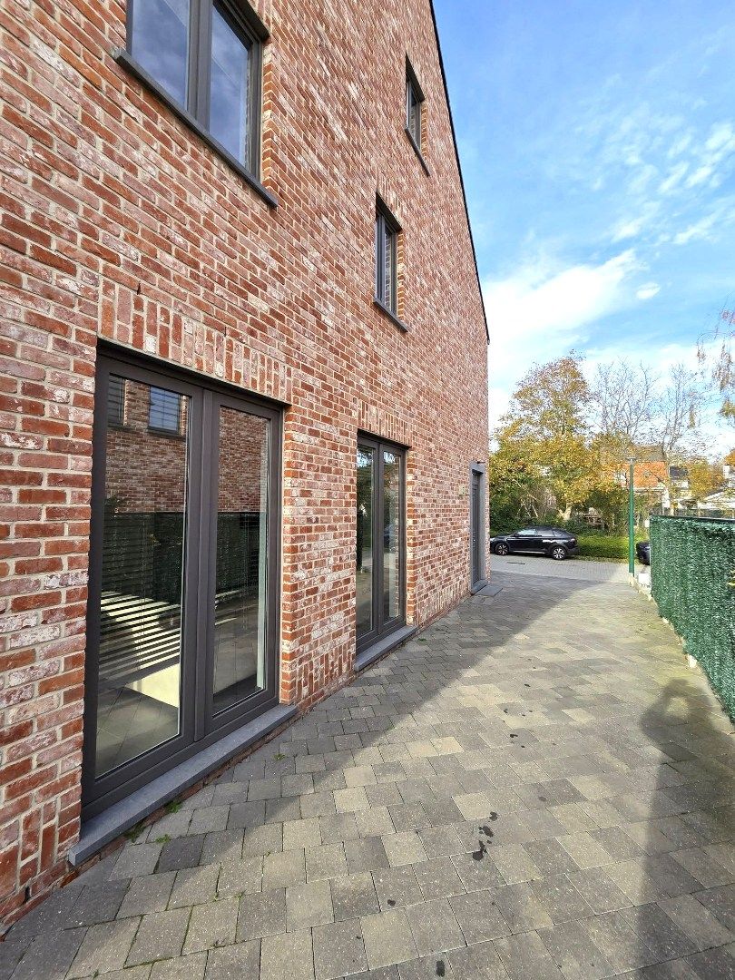 Moderne driegevelwoning met tuin en EPC A in Grimbergen. foto 24