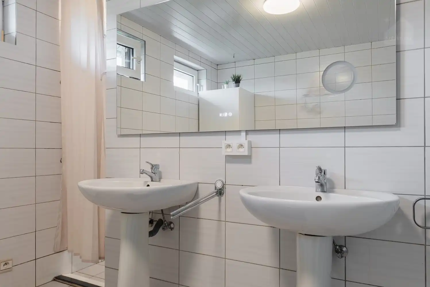 Ruime gezinswoning met 4 slaapkamers op een perceel van 840 m² foto 11