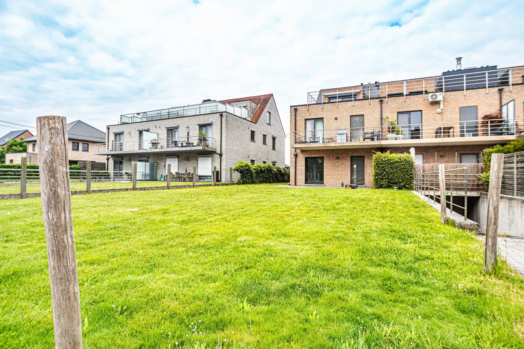 Instapklaar gelijkvloers appartement met privatieve tuin foto 21