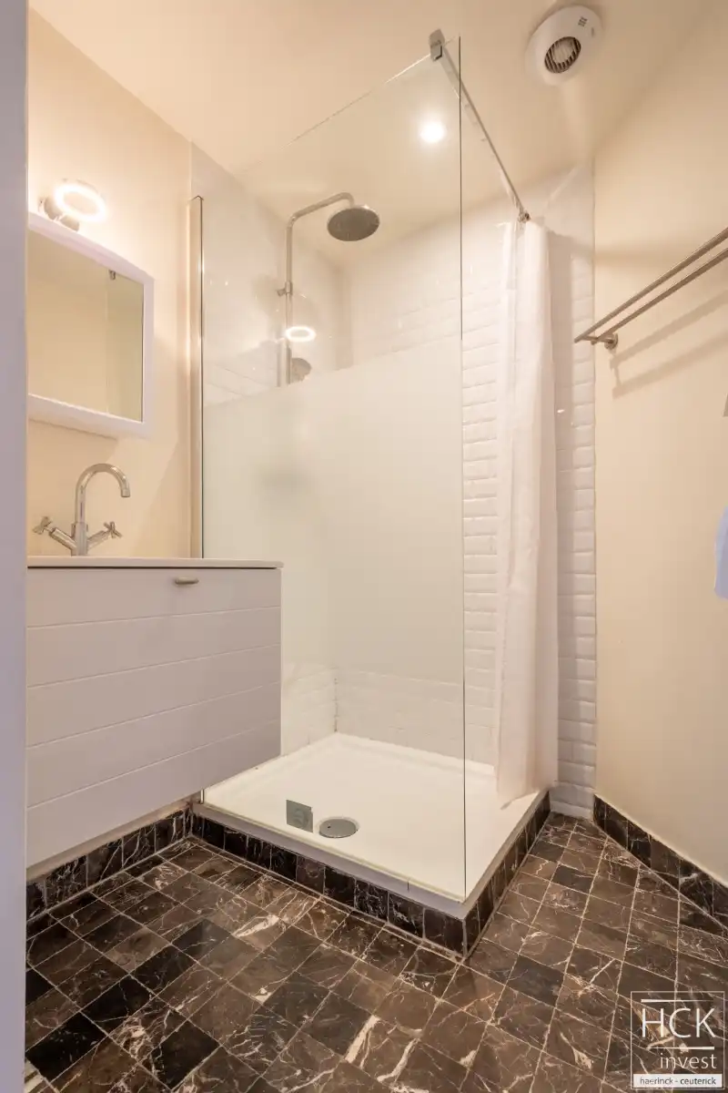 DEINZE - Instapklaar appartement met 2 SLPK en moderne afwerking foto 14