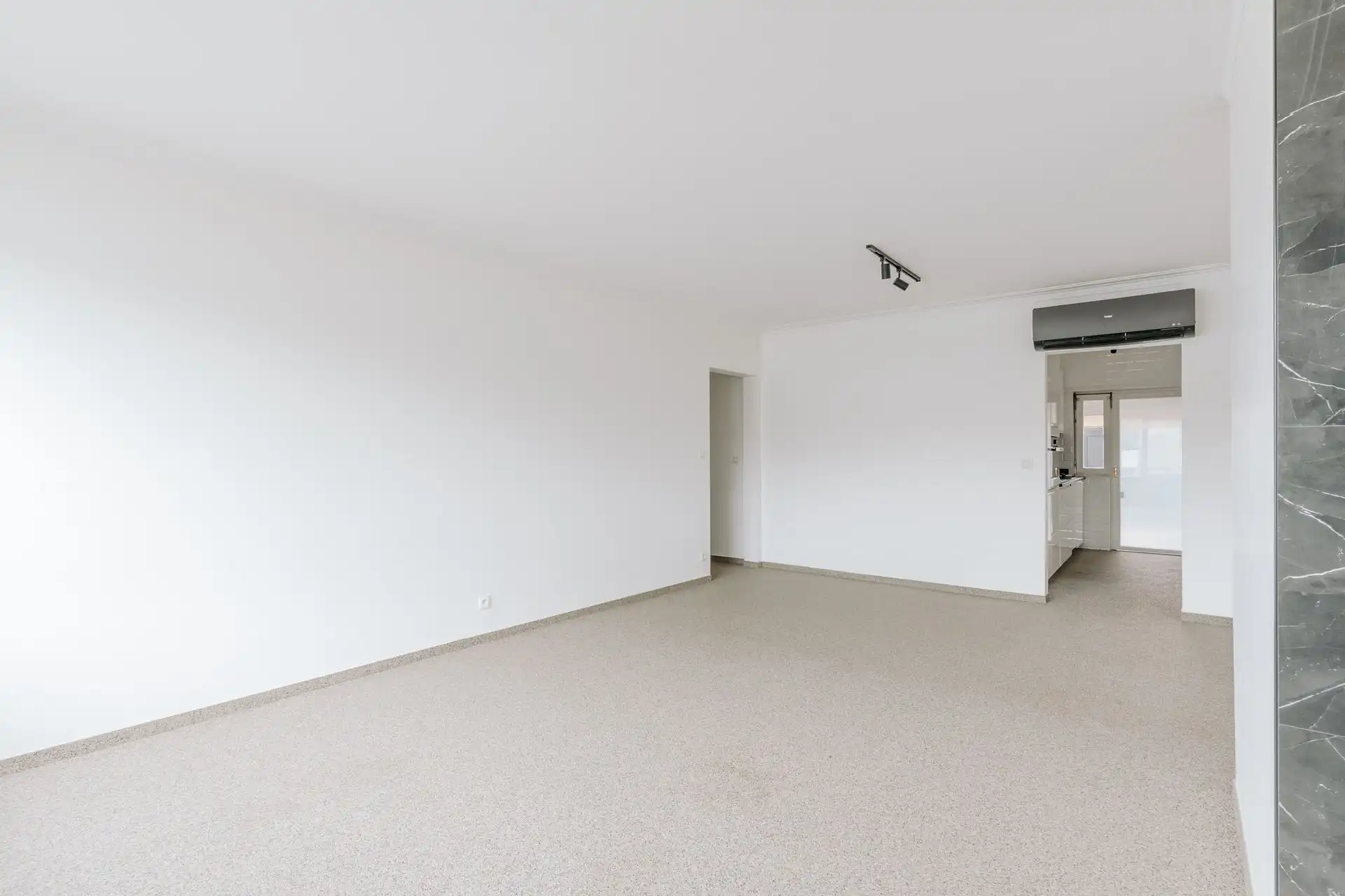 Gelijkvloers appartement in de Portugezenwijk! foto 4