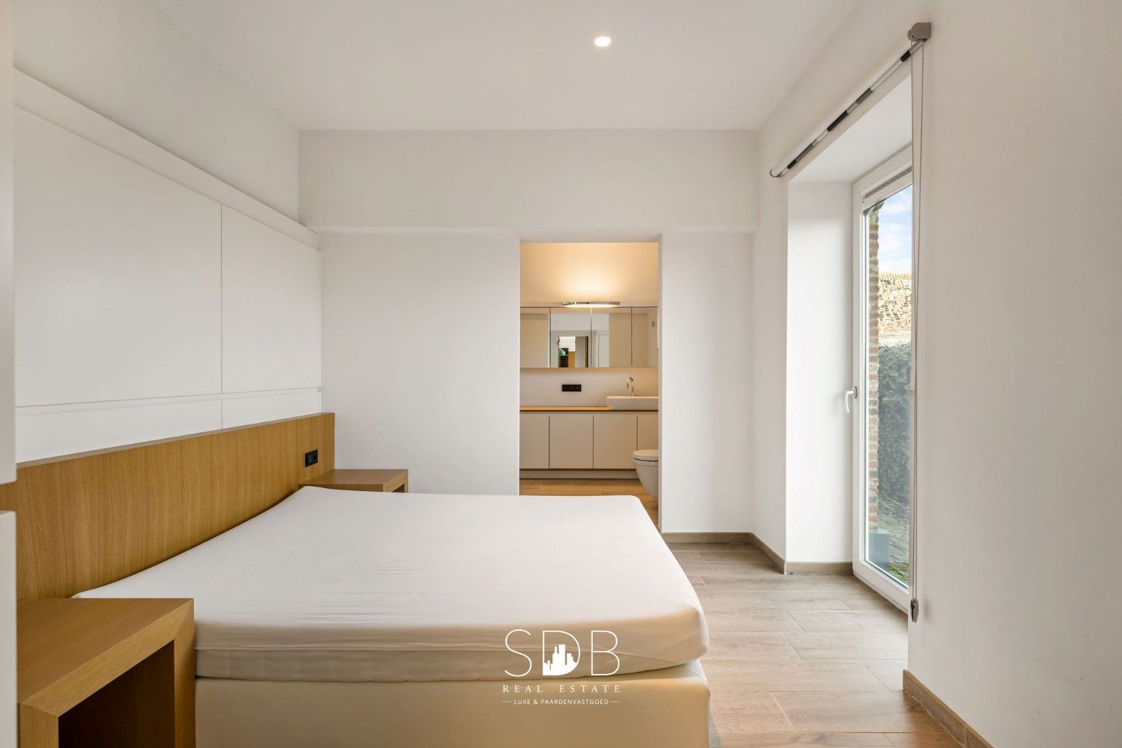 Prachtige villa in hoevestijl met bijgebouwen en graslanden op 89.070m² foto 28