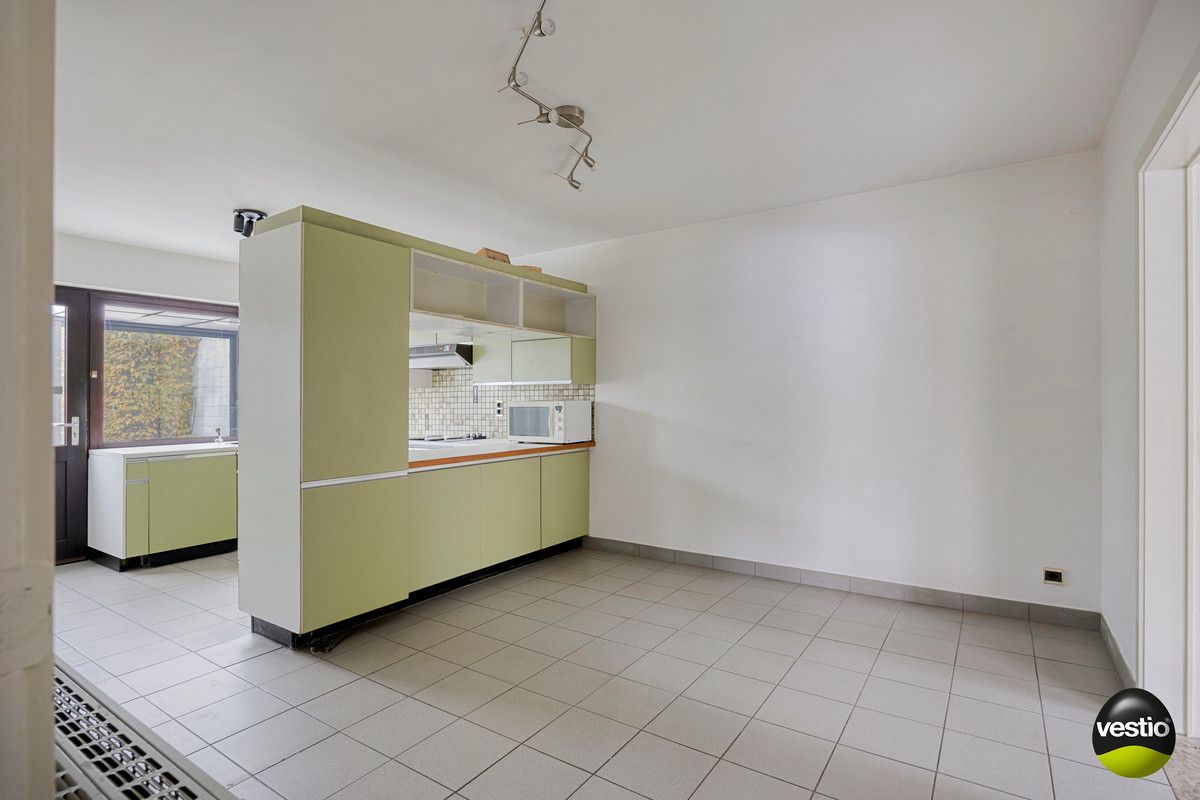 RUSTIG GELEGEN HALF VRIJSTAANDE WONING OP 4A5CA STADSRAND BILZEN. foto 8