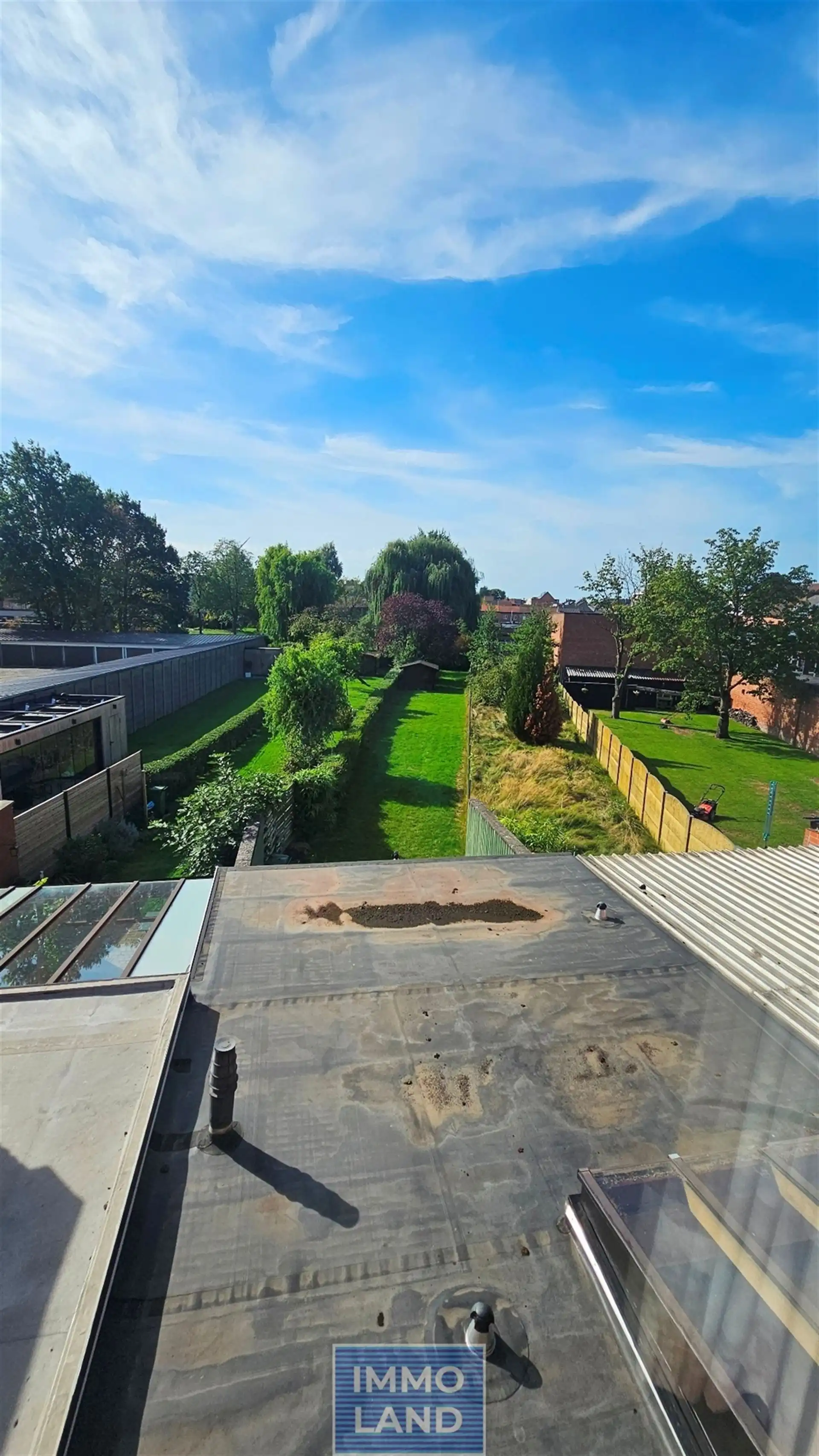 Charmante rijwoning met diepe zuid gerichte tuin in Hasselt. foto 27