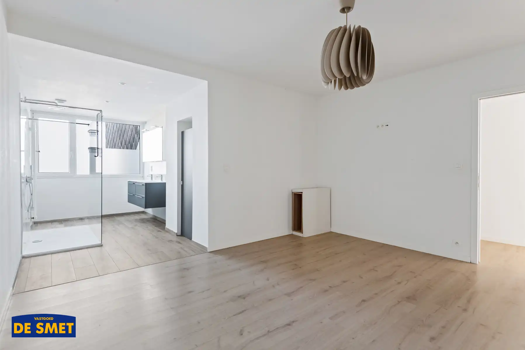 Volledig vernieuwd appartement met achteraan gelegen garage foto 8