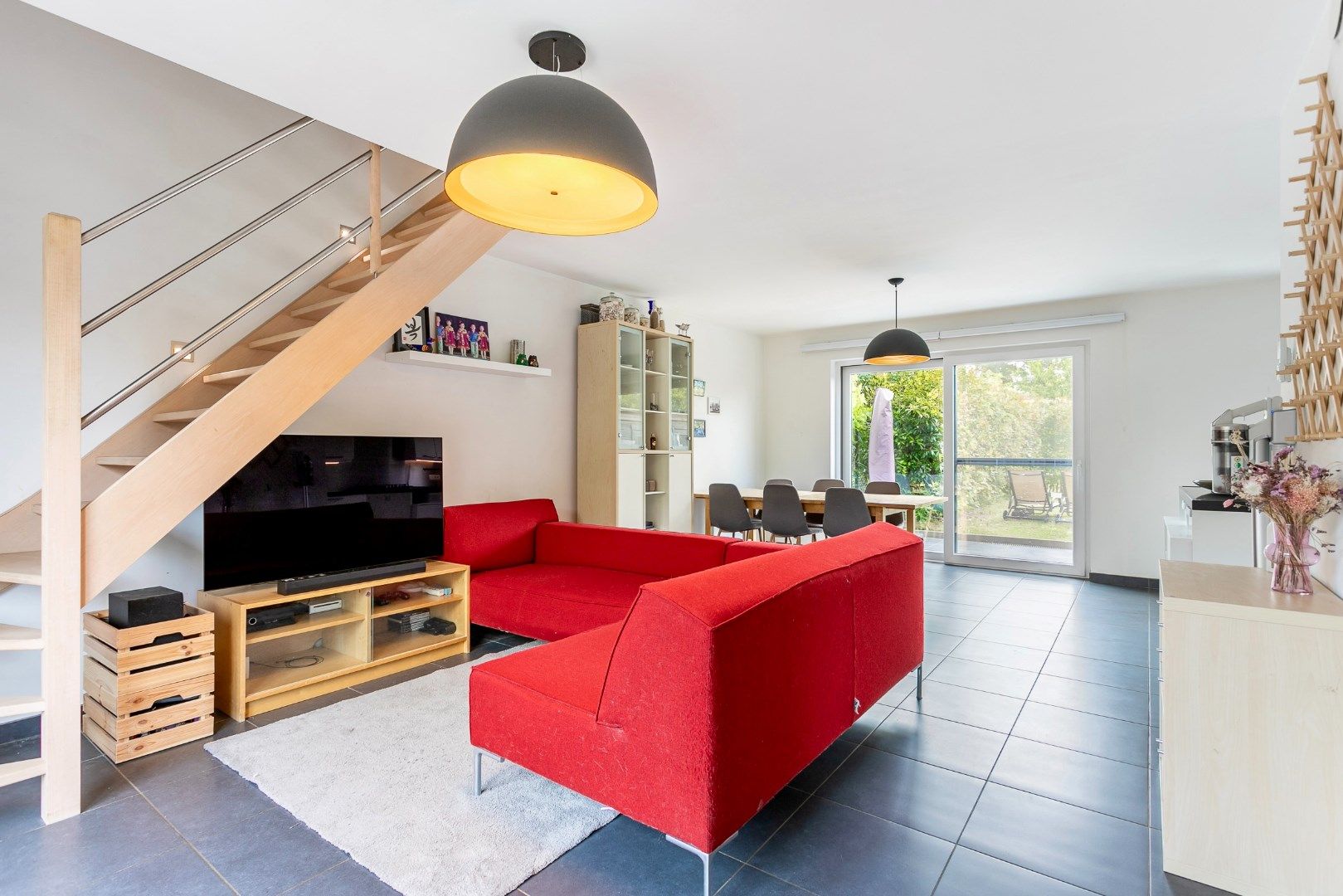 Instapklare woning met 3 slaapkamers, tuin en carport foto 4