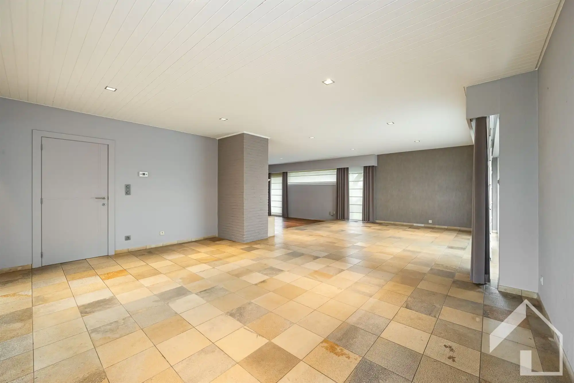 Privéwoning met bedrijfspand foto 14