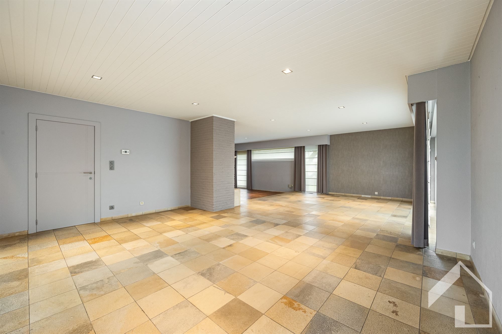 Privéwoning met bedrijfspand foto 14