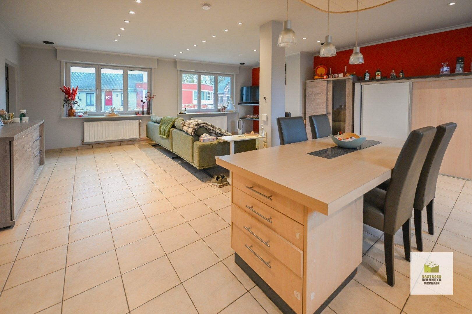 Ruime gezinswoning met tuin, 3 slaapkamers en een grote garage  foto 11