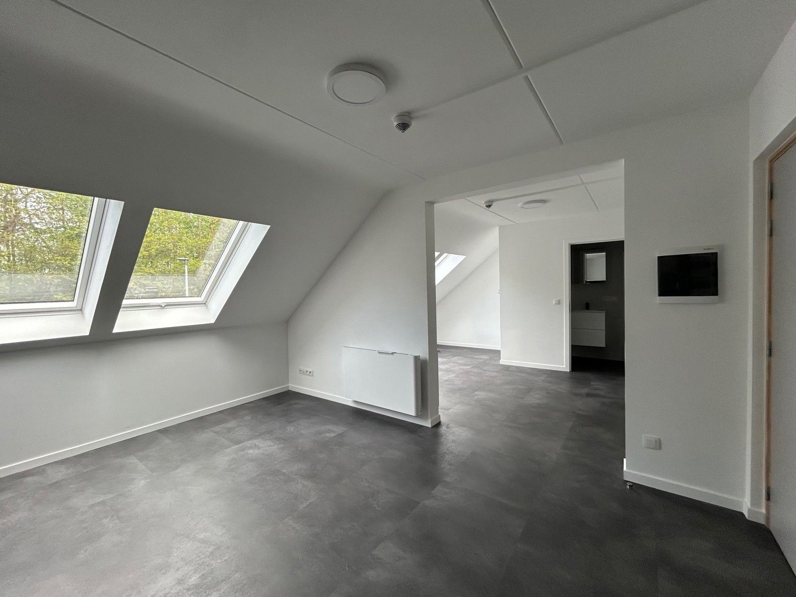 Ruime lichtrijke studio's nabij Gasthuisberg foto {{pictureIndex}}