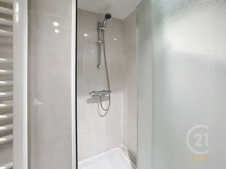 Appartement met 2 slaapkamers en terras op topligging in Middelkerke, vlak bij zee foto 16