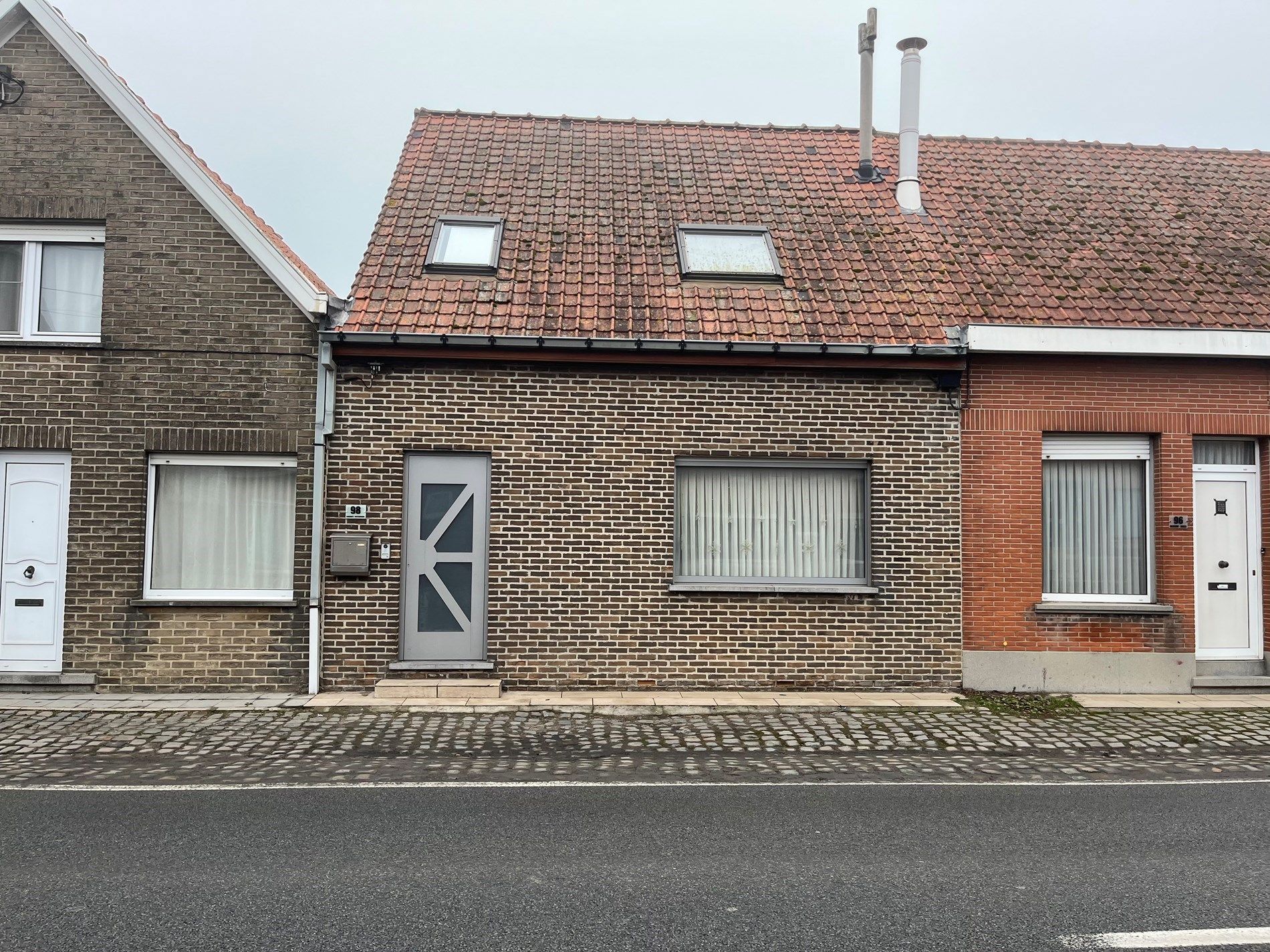 Gezellige woning te koop in Oostrozebeke! foto 2
