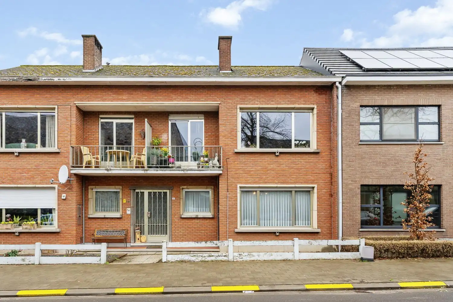 Gelijkvloers appartement met 2 slpkrs en garage foto {{pictureIndex}}