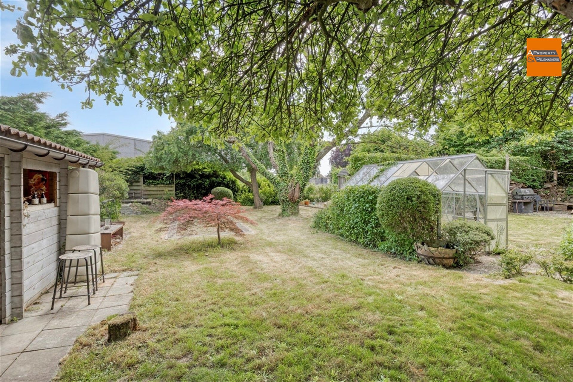 Eigendom met karakter en ruimte, 4 slaapkamers en  prachtige tuin foto 31