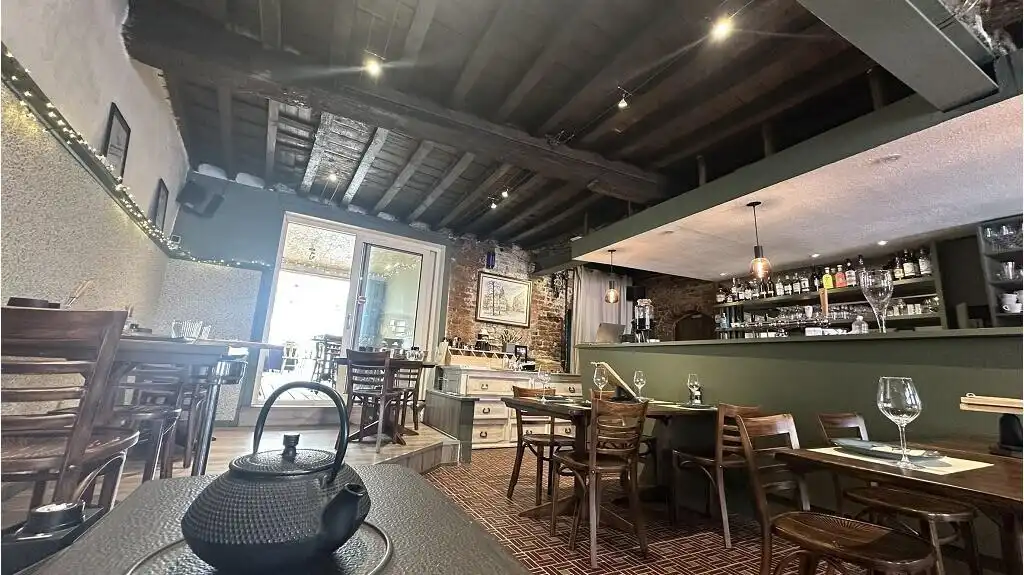 Overname instapklaar fonduehuis en restaurant in Brugge foto 4