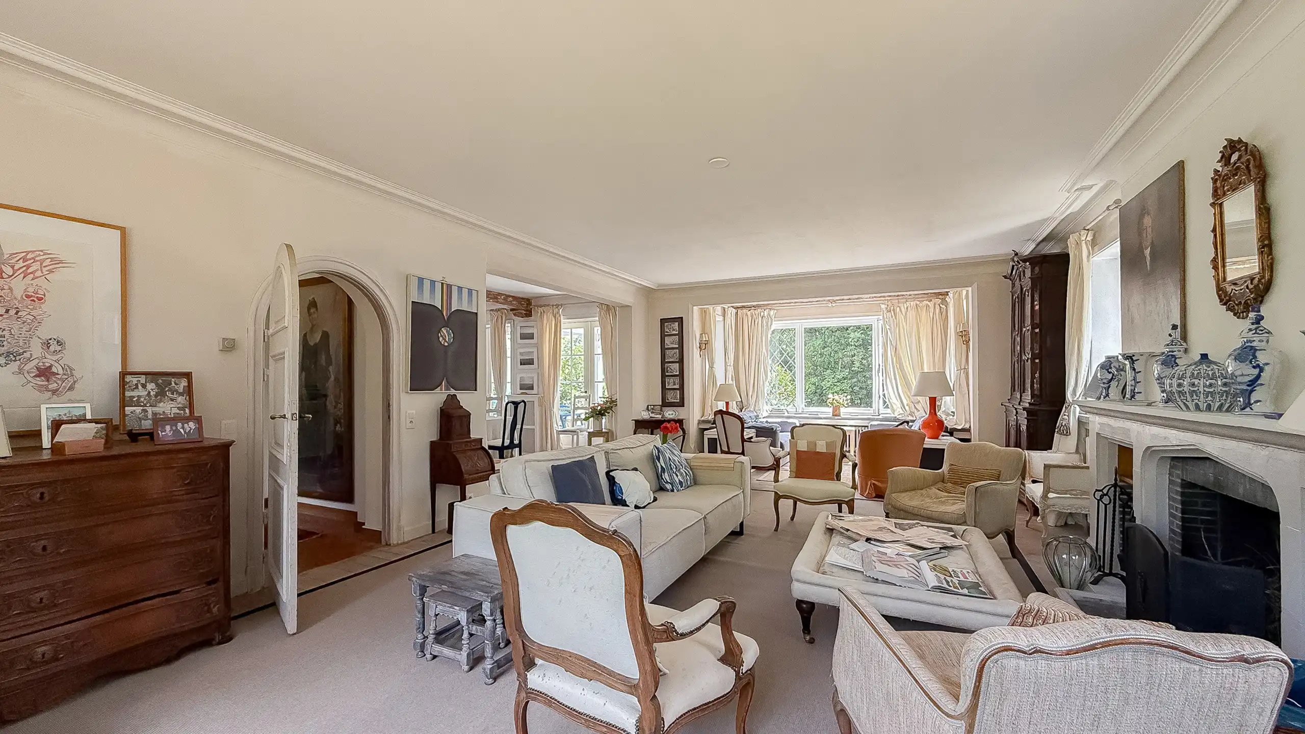 Karaktervolle villa met uitzonderlijk potentieel -TOPLOCATIE foto 13