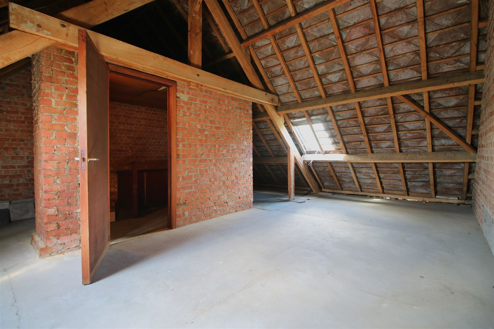 Te renoveren woning HOB in doodlopende straat foto 24