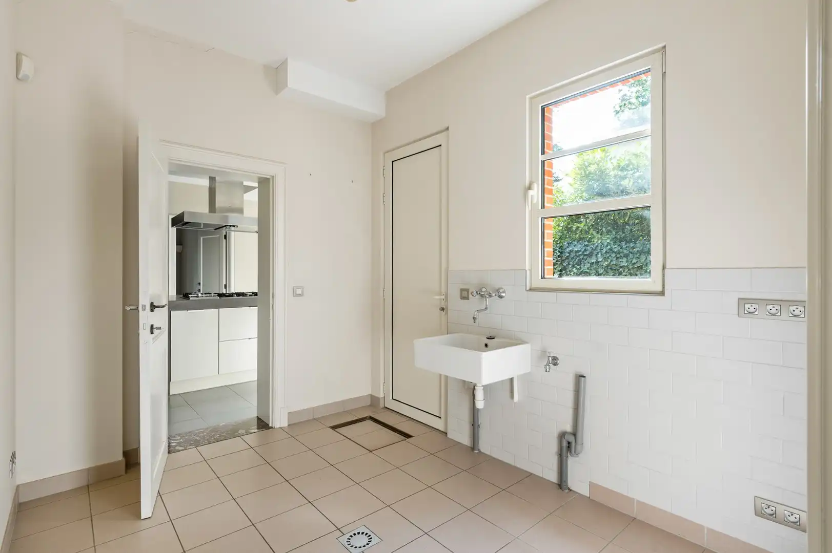 Charmante villa in gegeerde woonwijk Koningshof te Schoten foto 9