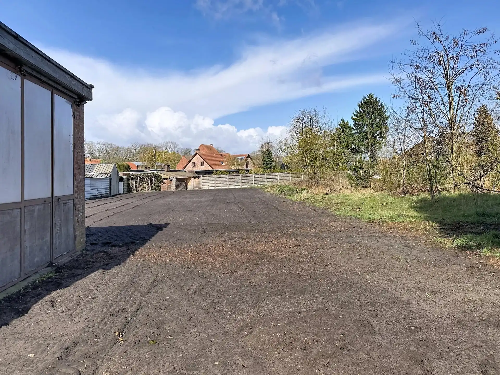 Zeer ruime en verzorgde woning met 5 slaapkamers en 2 badkamers op een groot perceel foto 46