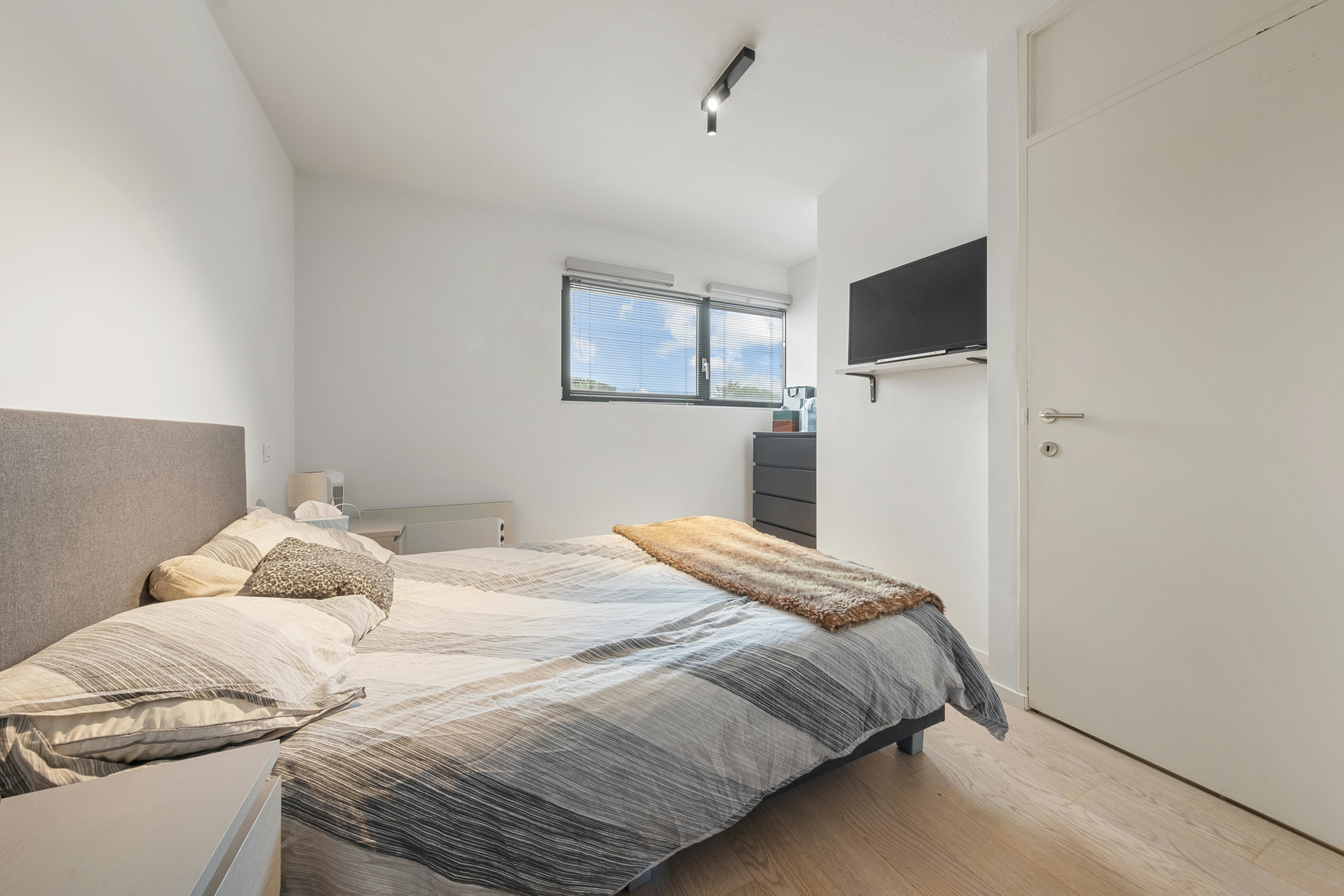 Instapklaar éénslaapkamerappartement met garage te koop foto 5